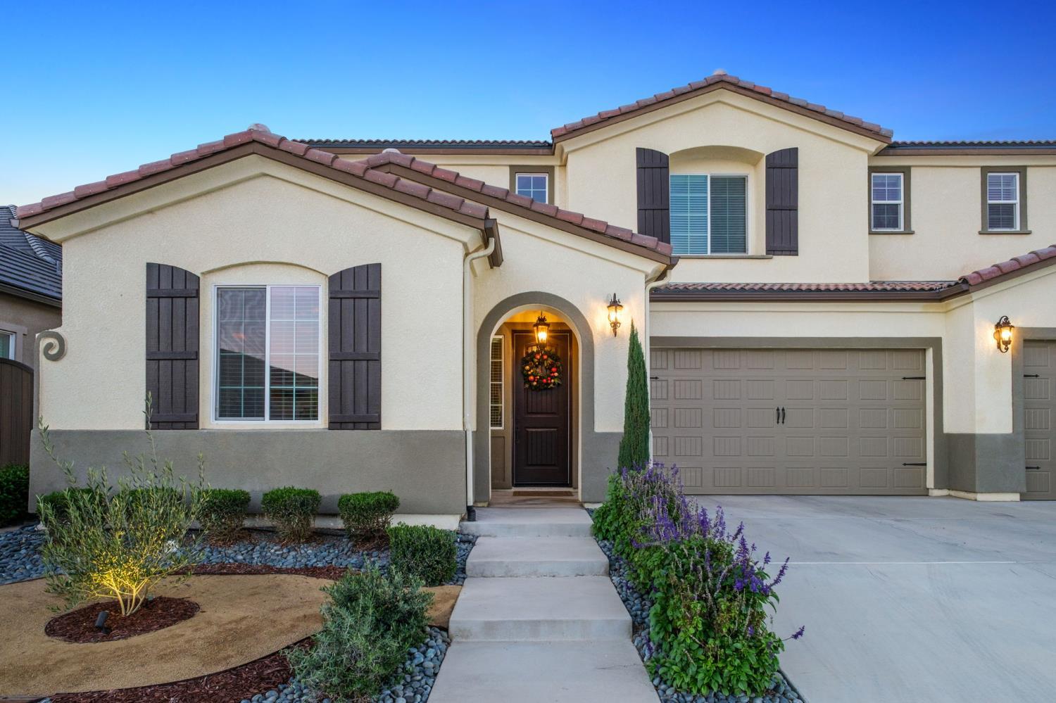 Clovis, California, 93619, United States, 6 Bedrooms Bedrooms, ,4 BathroomsBathrooms,Residential,For Sale,2005151