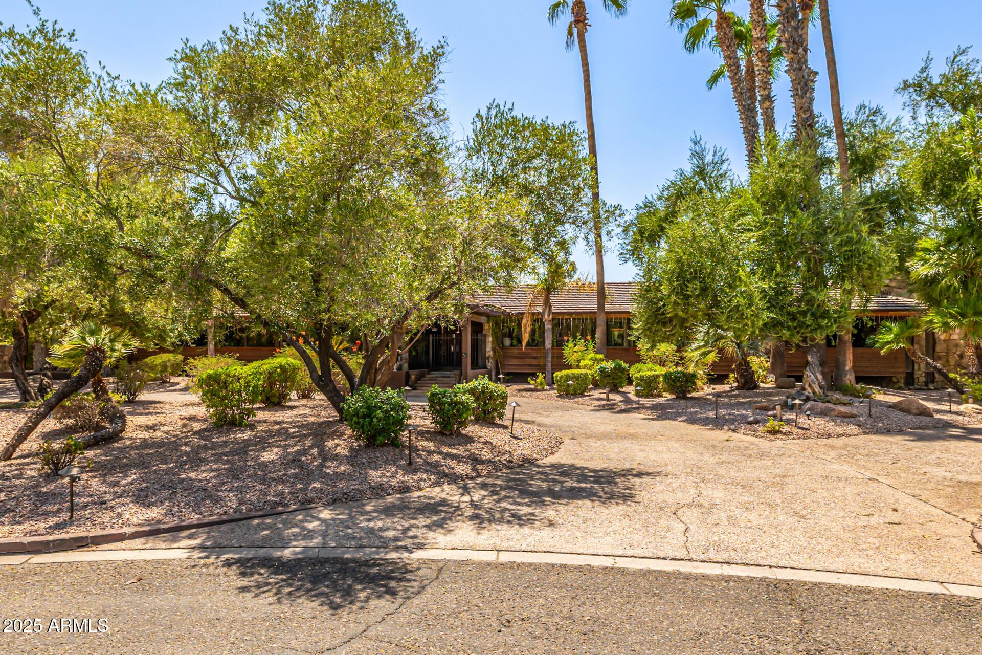 Paradise Valley, Arizona, 85253, United States, 4 Bedrooms Bedrooms, ,8 BathroomsBathrooms,Residential,For Sale,1914345