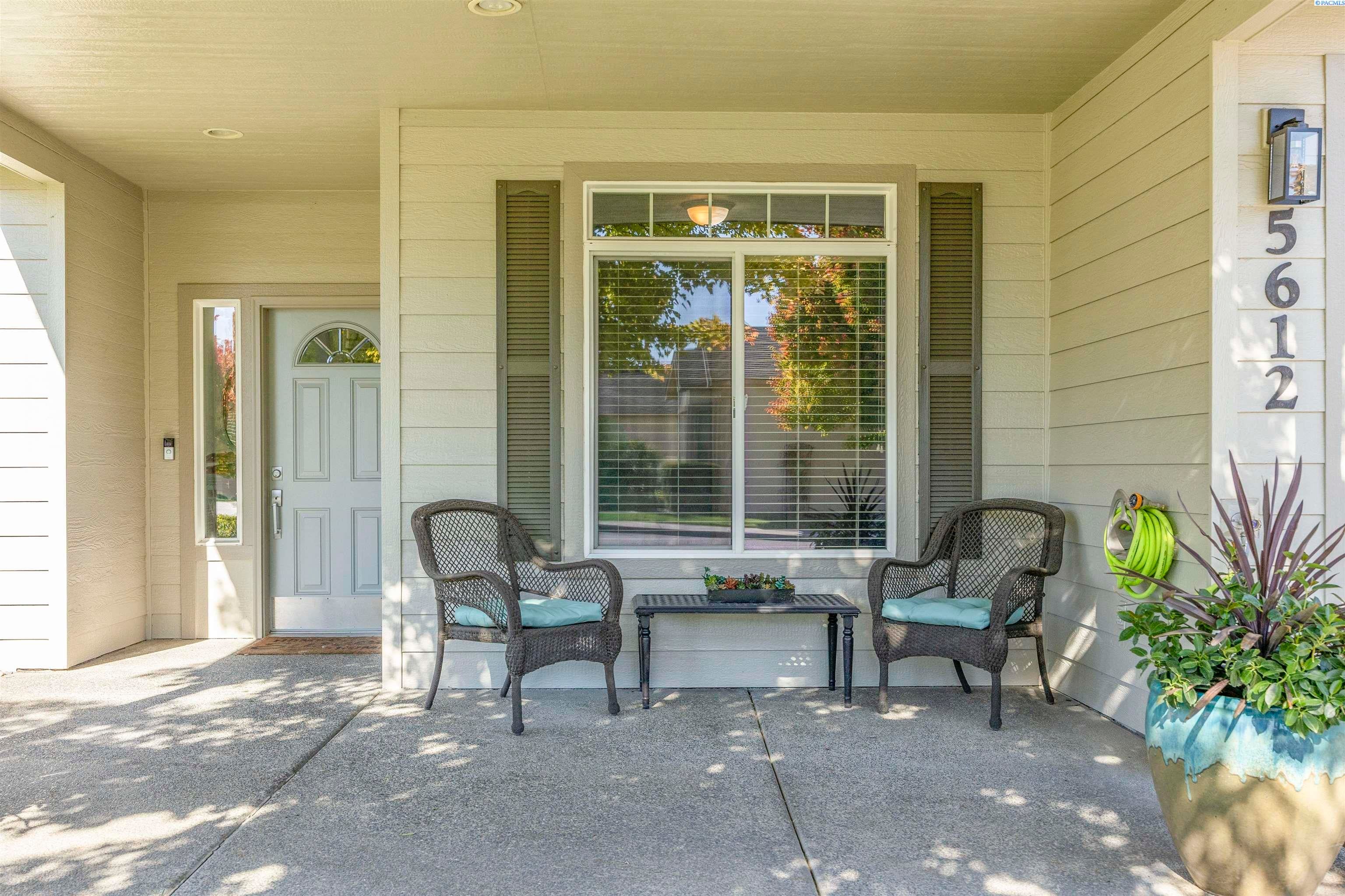 Kennewick, Washington, 99338, United States, 4 Bedrooms Bedrooms, ,2 BathroomsBathrooms,Residential,For Sale,1981833