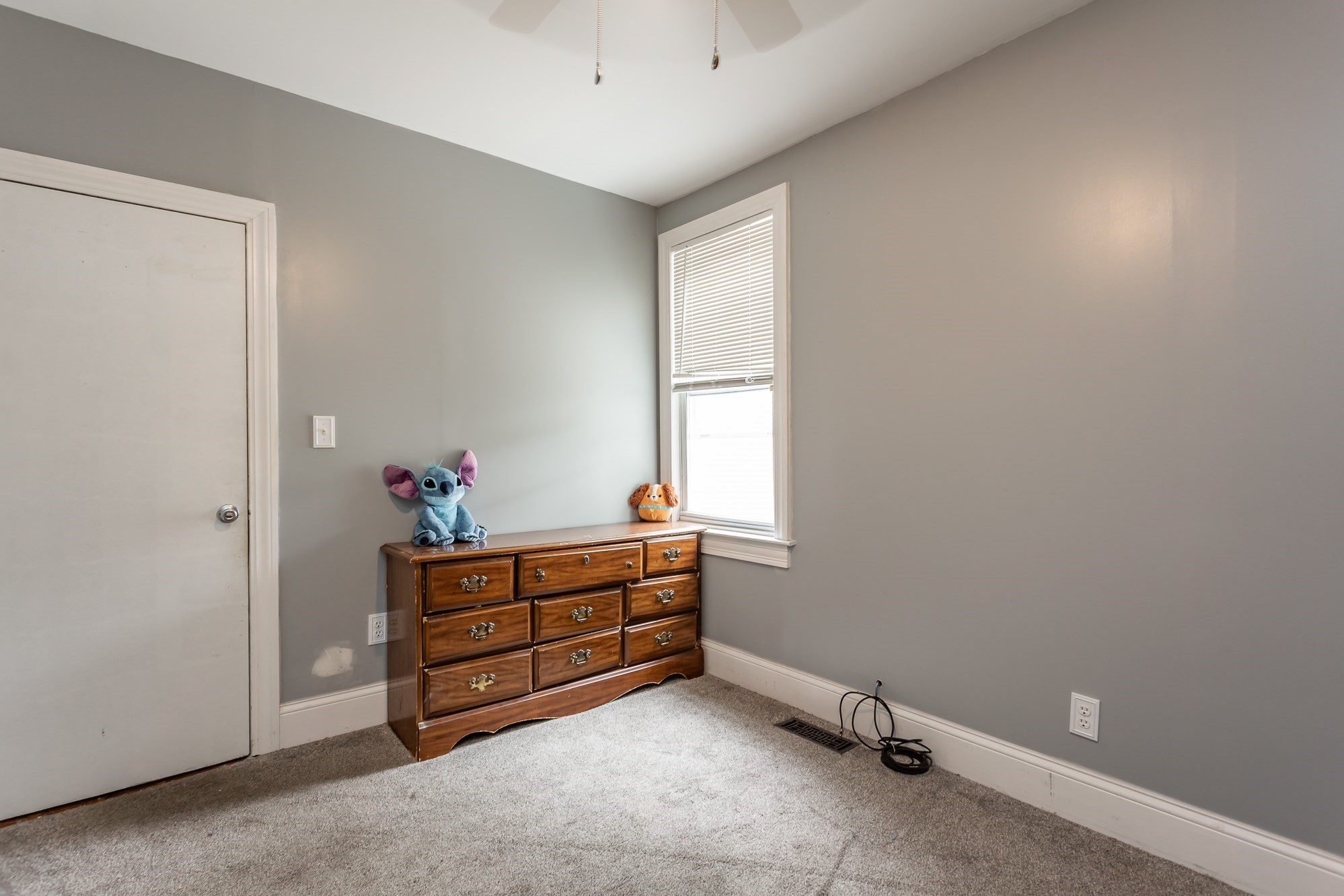 New Bedford, Massachusetts, 02740, United States, 7 Bedrooms Bedrooms, ,2 BathroomsBathrooms,Residential,For Sale,1943461