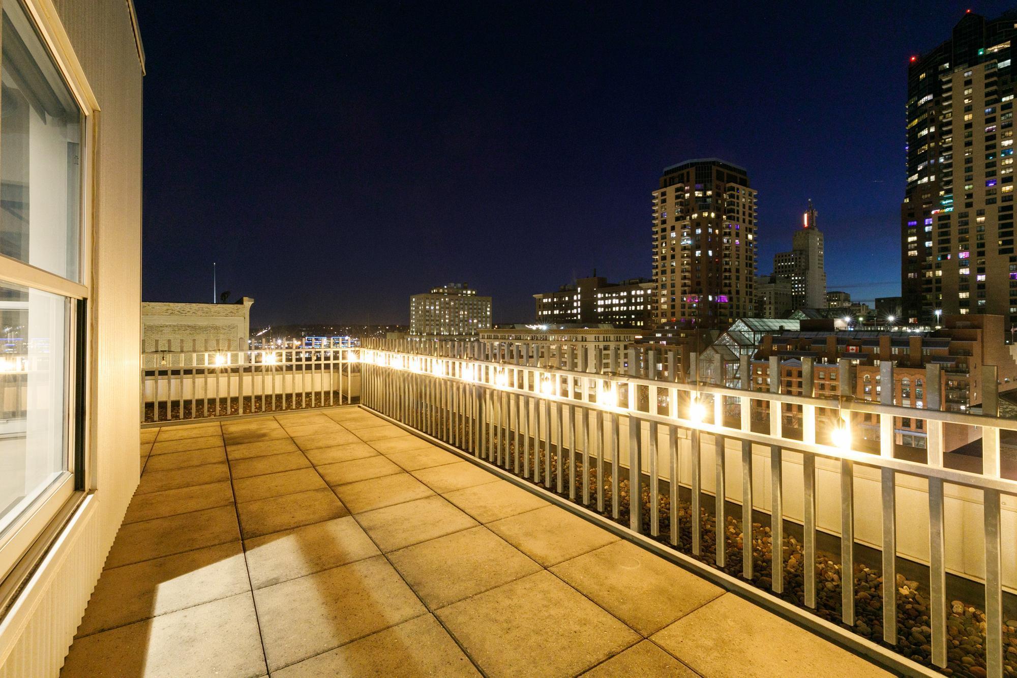 Saint Paul, Minnesota, 55101, United States, 2 Bedrooms Bedrooms, ,1 BathroomBathrooms,Residential,For Sale,1794377