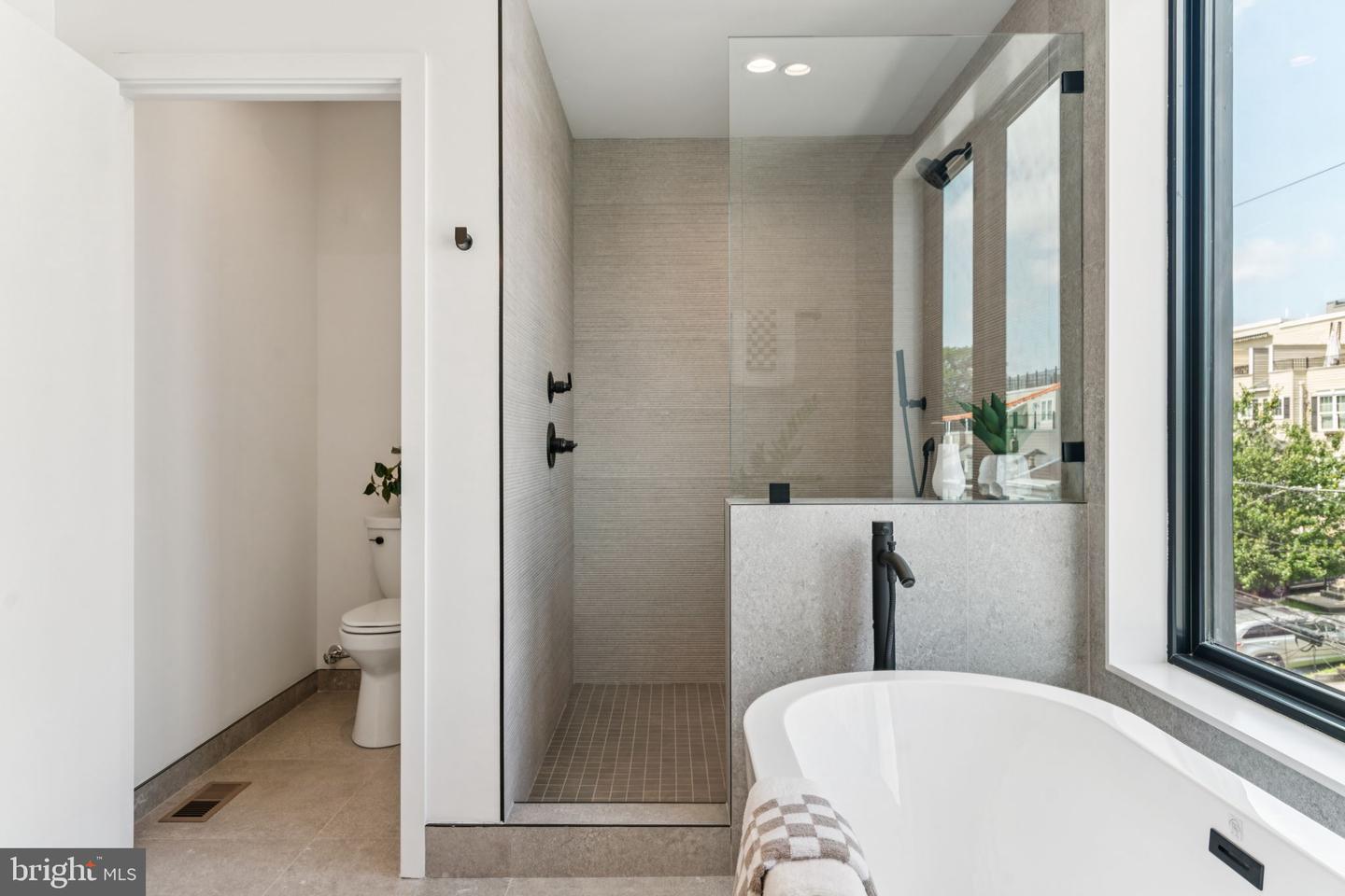 Philadelphia, Pennsylvania, 19128, United States, 4 Bedrooms Bedrooms, ,4 BathroomsBathrooms,Residential,For Sale,1898487
