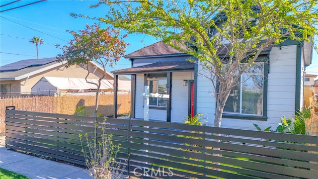 Los Angeles, California, 90044, United States, 3 Bedrooms Bedrooms, ,2 BathroomsBathrooms,Residential,For Sale,1887629