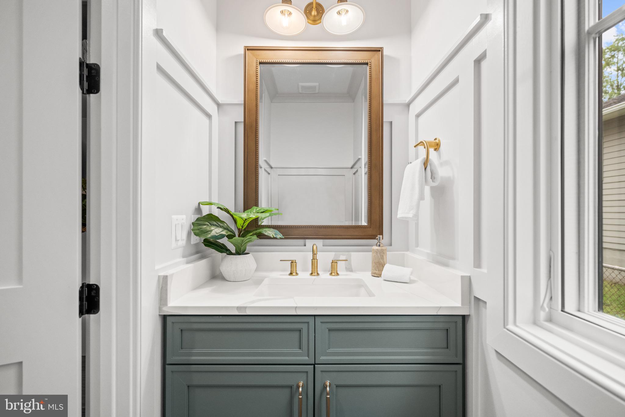 Arlington, Virginia, 22207, United States, 4 Bedrooms Bedrooms, ,5 BathroomsBathrooms,Residential,For Sale,1990203