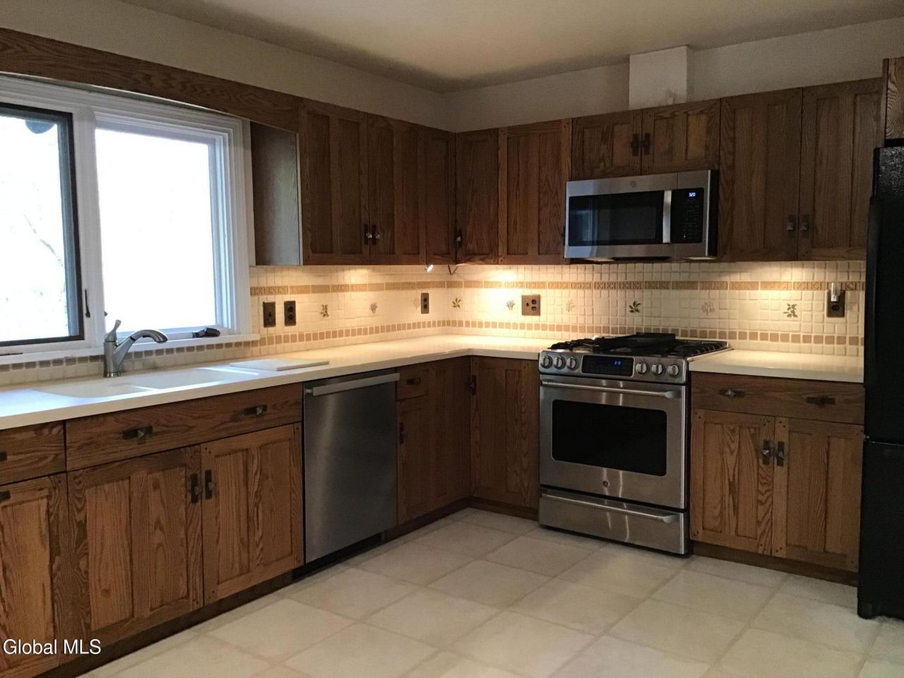 Loudonville, New York, 12211, United States, 4 Bedrooms Bedrooms, ,3 BathroomsBathrooms,Residential,For Sale,1994671