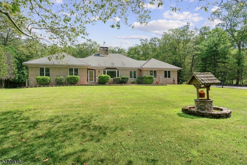 Blairstown Twp., New Jersey, 07832, United States, 3 Bedrooms Bedrooms, ,2 BathroomsBathrooms,Residential,For Sale,1898637