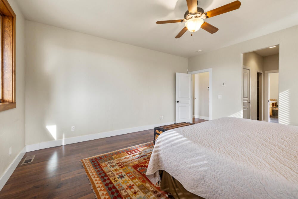 Klamath Falls, Oregon, 97601, United States, 4 Bedrooms Bedrooms, ,3 BathroomsBathrooms,Residential,For Sale,1987766