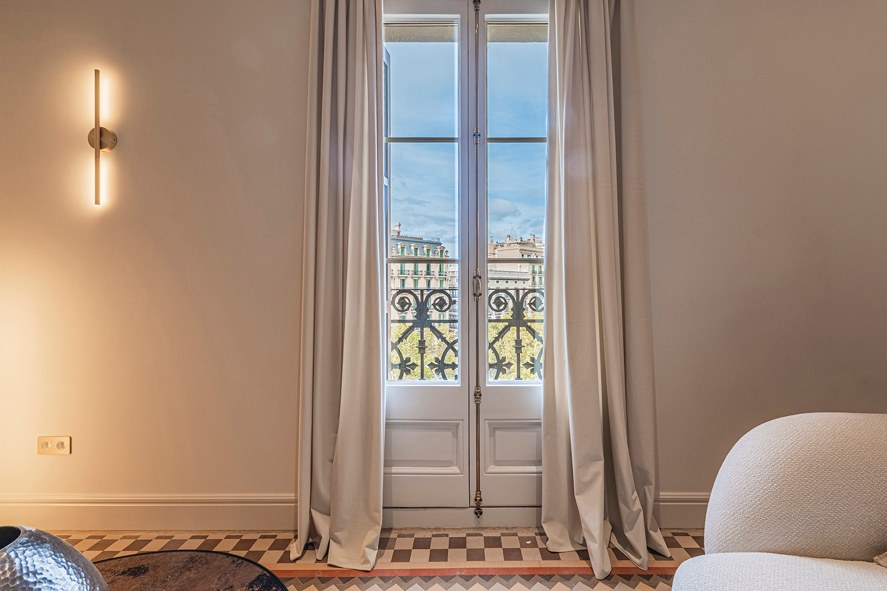  Designer Upper-Floor Apartment with Private Terrace in the Quadrat d’Or - 物件實景