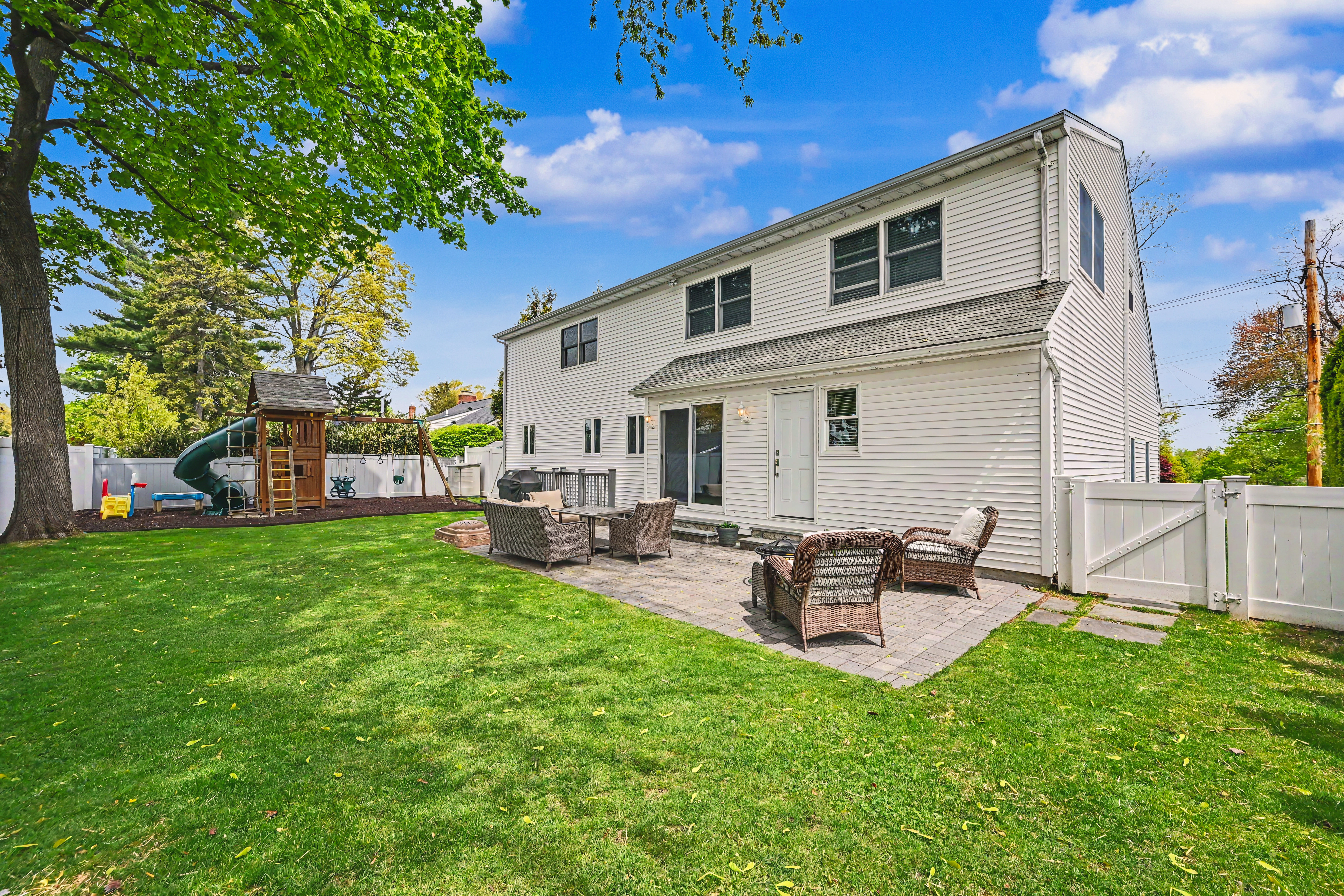  A lovely Colonial nestled in the heart of desirable Wilmot Woods. - 物件實景