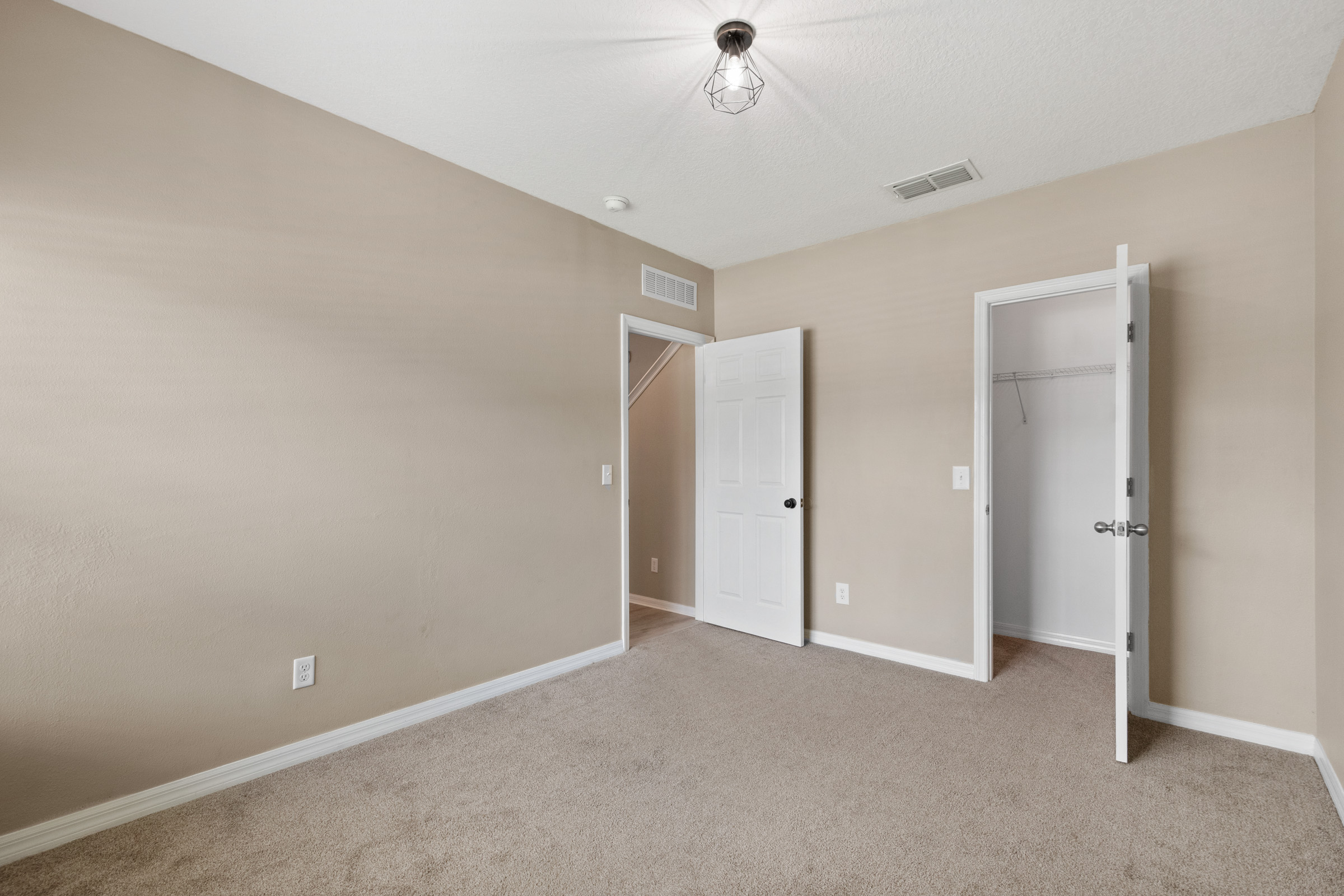 Winter Garden, Florida, 34787, United States, 5 Bedrooms Bedrooms, ,3 BathroomsBathrooms,Residential,For Sale,1935885