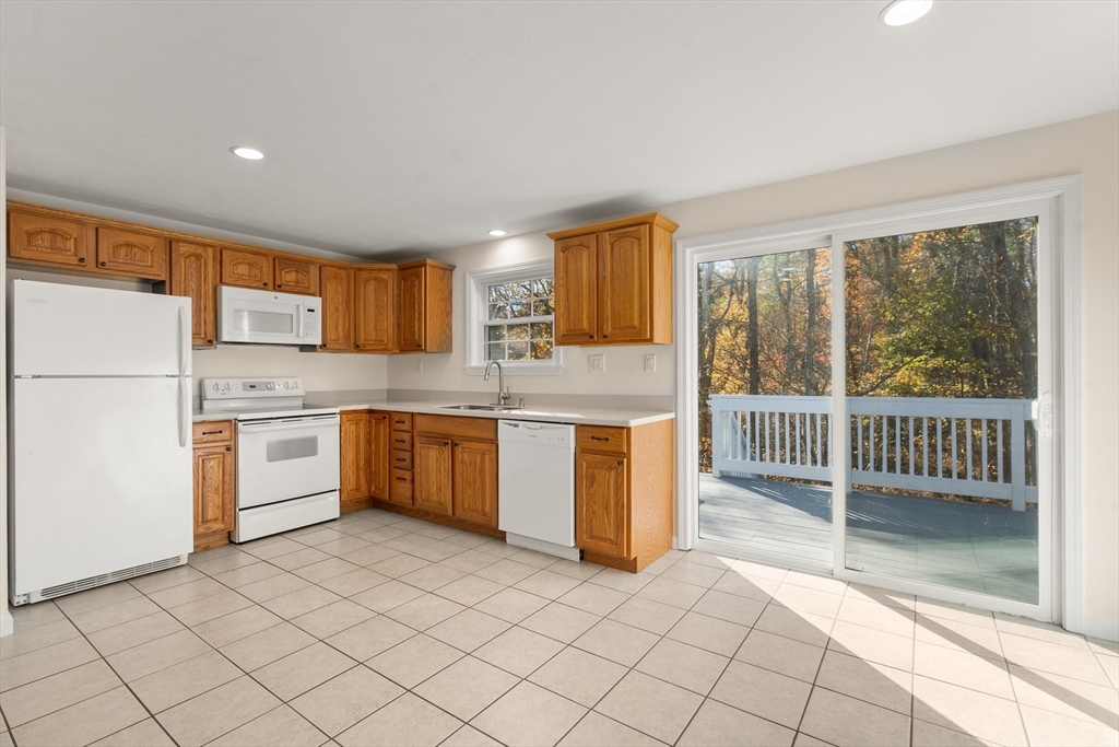 Mattapoisett, Massachusetts, 02739, United States, 3 Bedrooms Bedrooms, ,2 BathroomsBathrooms,Residential,For Sale,1987797