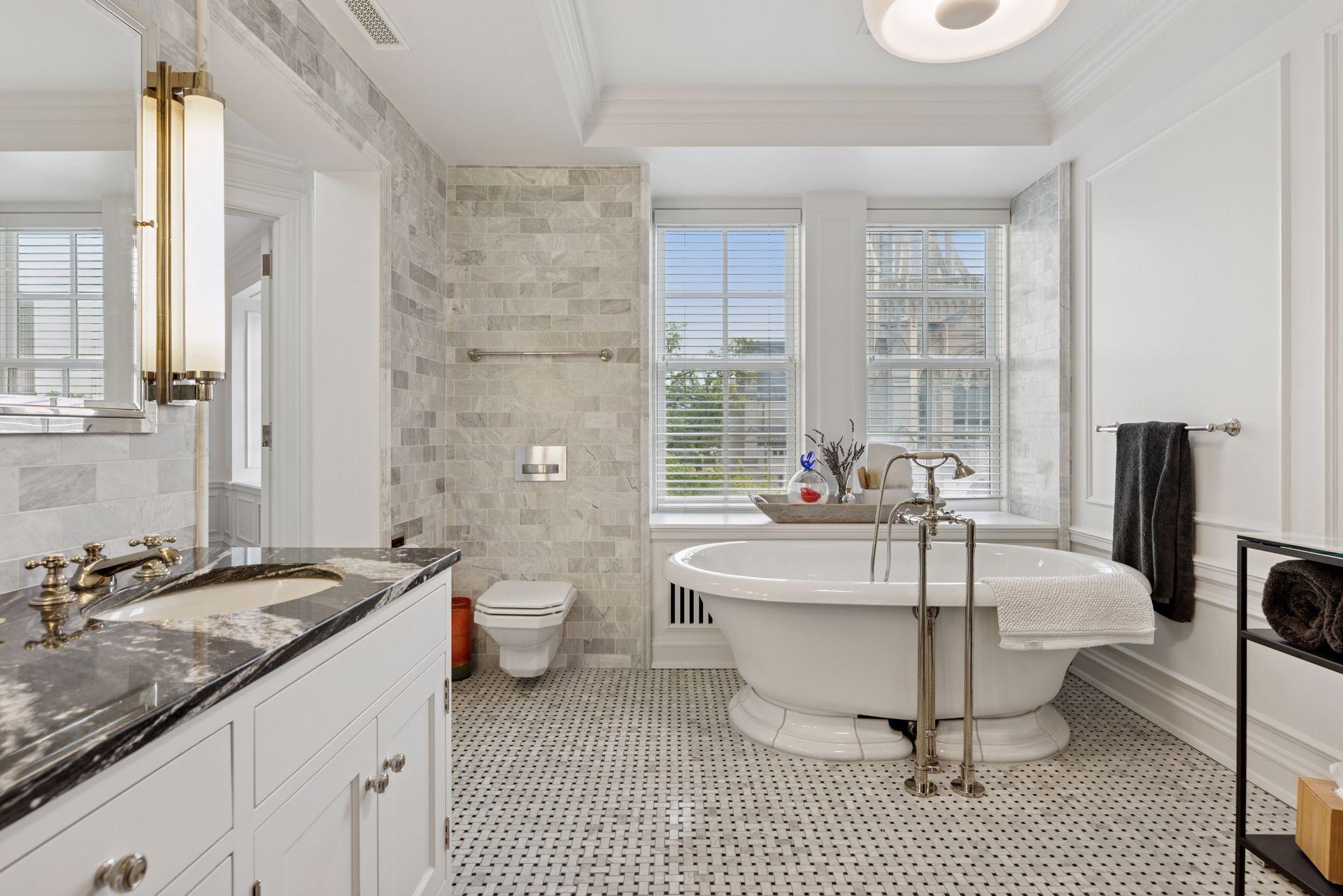 Minneapolis, Minnesota, 55403, United States, 2 Bedrooms Bedrooms, ,2 BathroomsBathrooms,Residential,For Sale,1926216