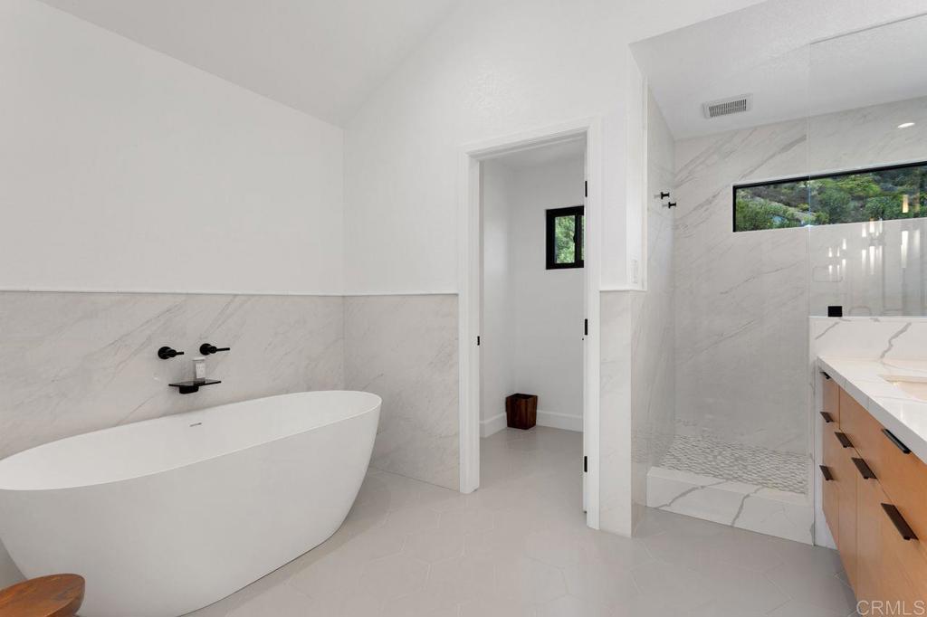 Escondido, California, 92029, United States, 3 Bedrooms Bedrooms, ,3 BathroomsBathrooms,Residential,For Sale,1905867