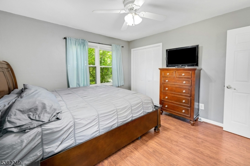 Rockaway Twp., New Jersey, 07866, United States, 3 Bedrooms Bedrooms, ,1 BathroomBathrooms,Residential,For Sale,1940622