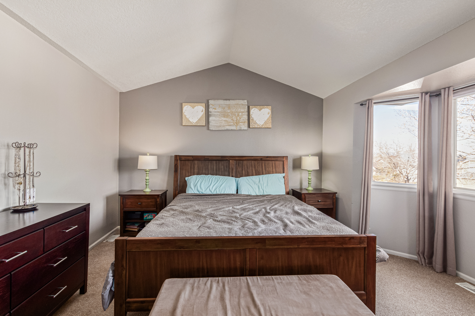 Highlands Ranch, Colorado, 80129, United States, 4 Bedrooms Bedrooms, ,2 BathroomsBathrooms,Residential,For Sale,1987309