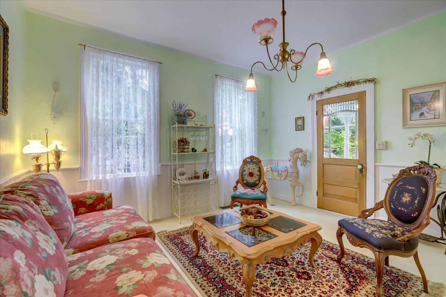 Nevada City, California, 95959, United States, 4 Bedrooms Bedrooms, ,2 BathroomsBathrooms,Residential,For Sale,1983992