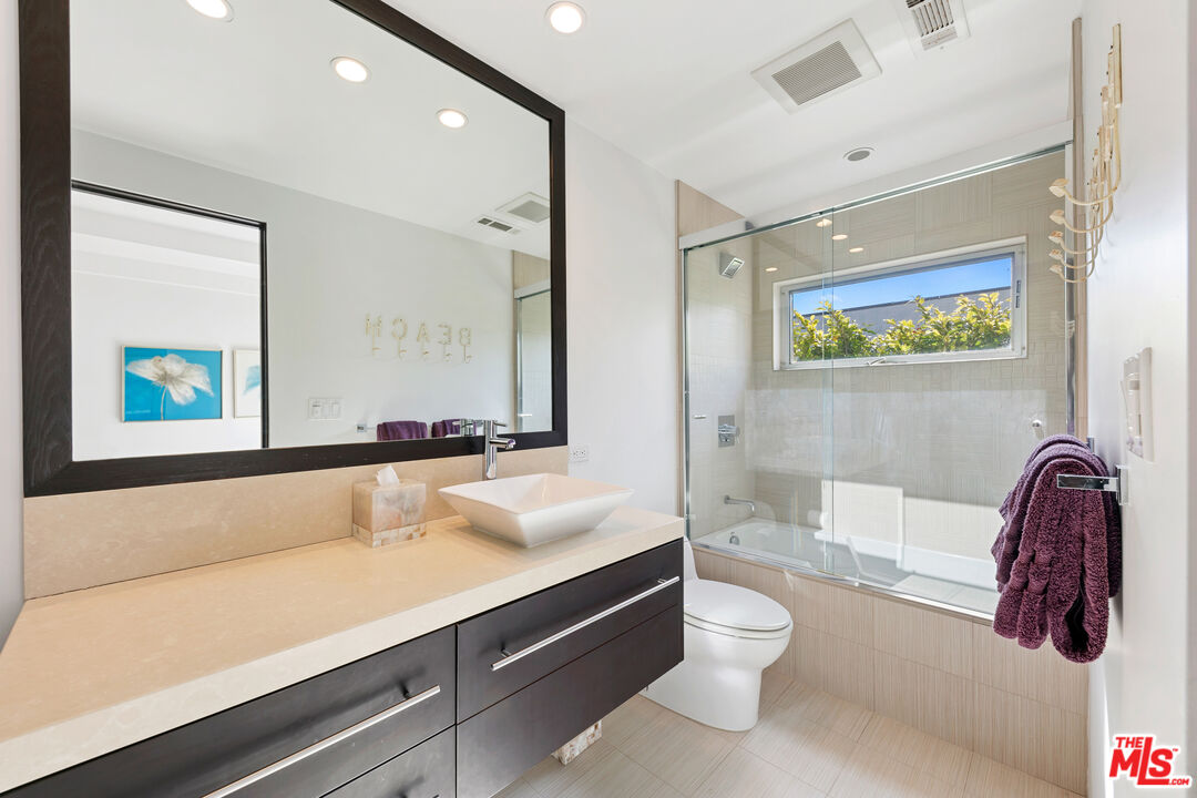 Malibu, California, 90265, United States, 3 Bedrooms Bedrooms, ,4 BathroomsBathrooms,Residential,For Sale,1807694