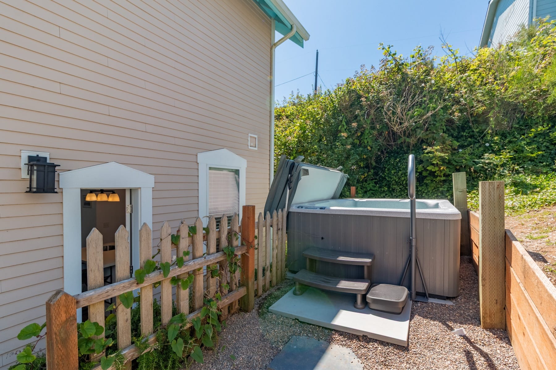  2601 SW ANEMONE AVE Avenue Lincoln City, OR 97367 - 物件實景