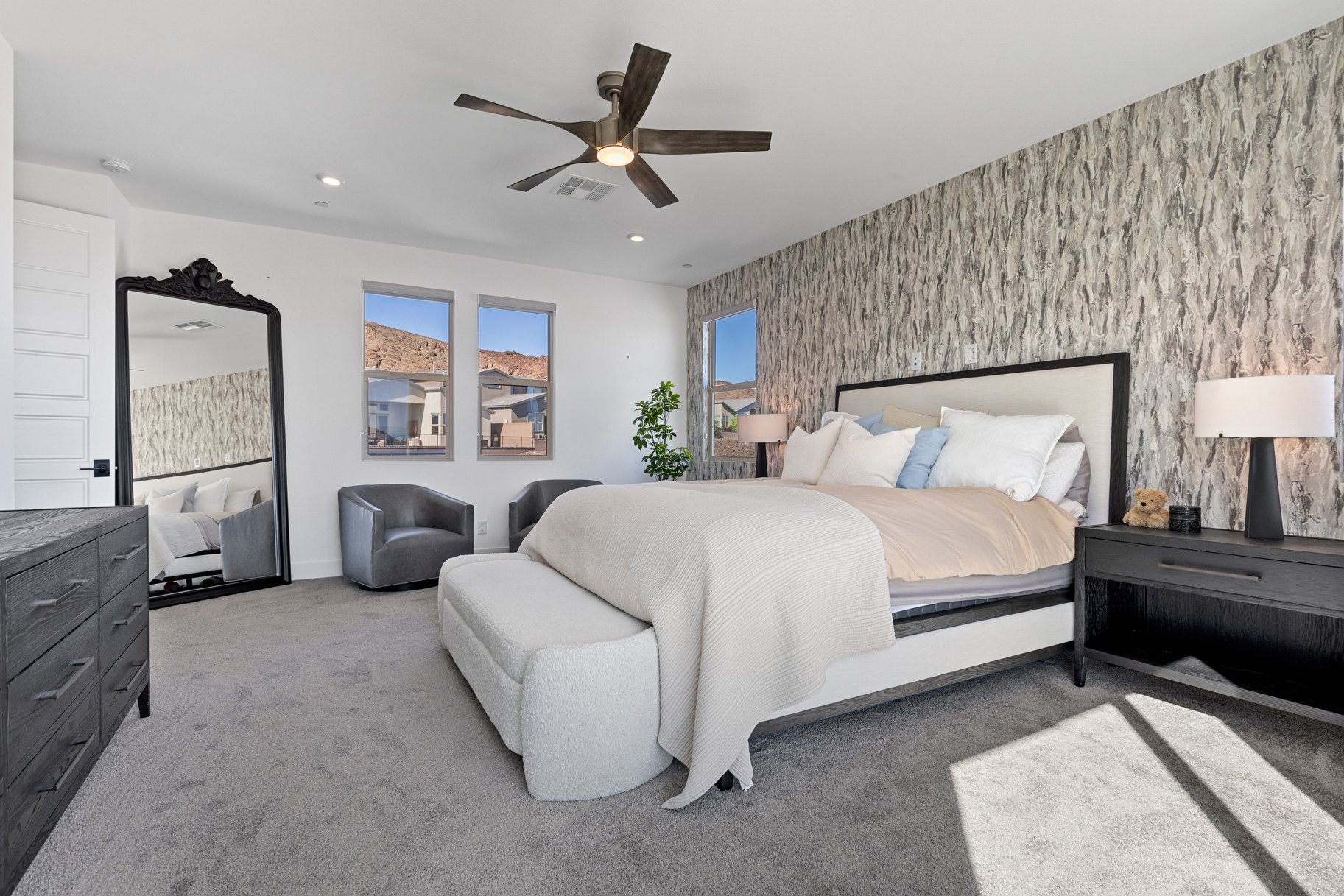  Mountainside Henderson Retreat with Strip Views & Resort-Style Backyard - 物件實景