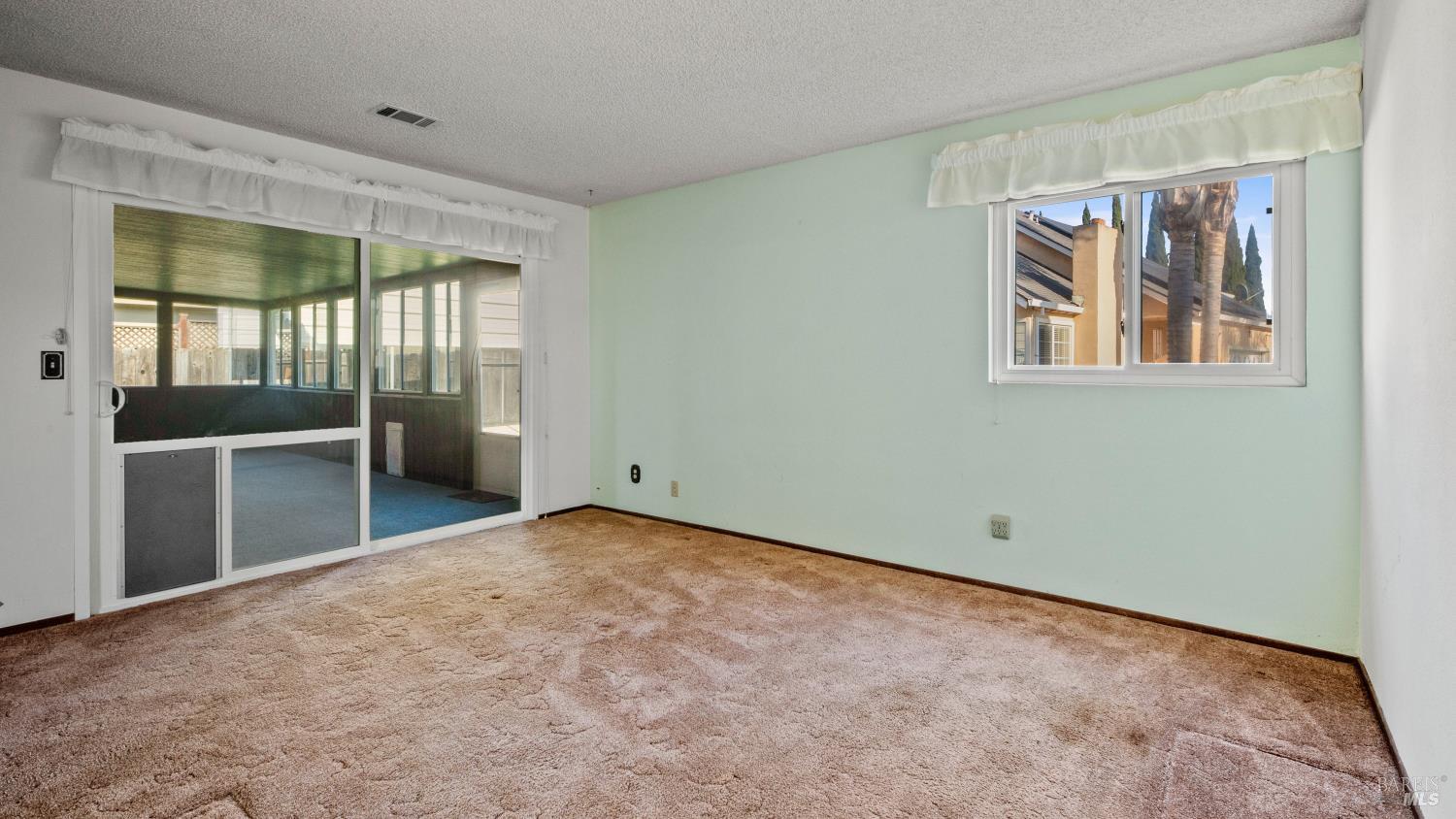 Fairfield, California, 94534, United States, 3 Bedrooms Bedrooms, ,2 BathroomsBathrooms,Residential,For Sale,1998288