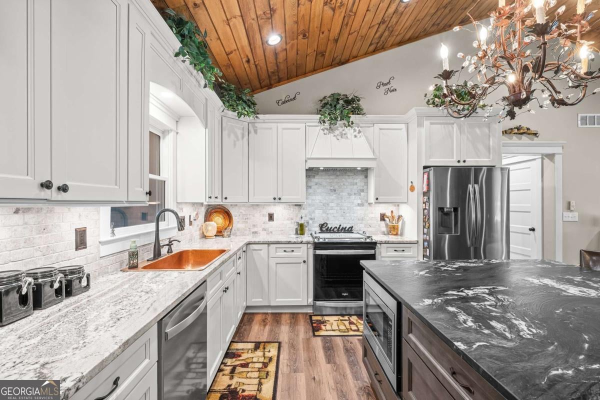 Talking Rock, Georgia, 30175, United States, 3 Bedrooms Bedrooms, ,2 BathroomsBathrooms,Residential,For Sale,1972070