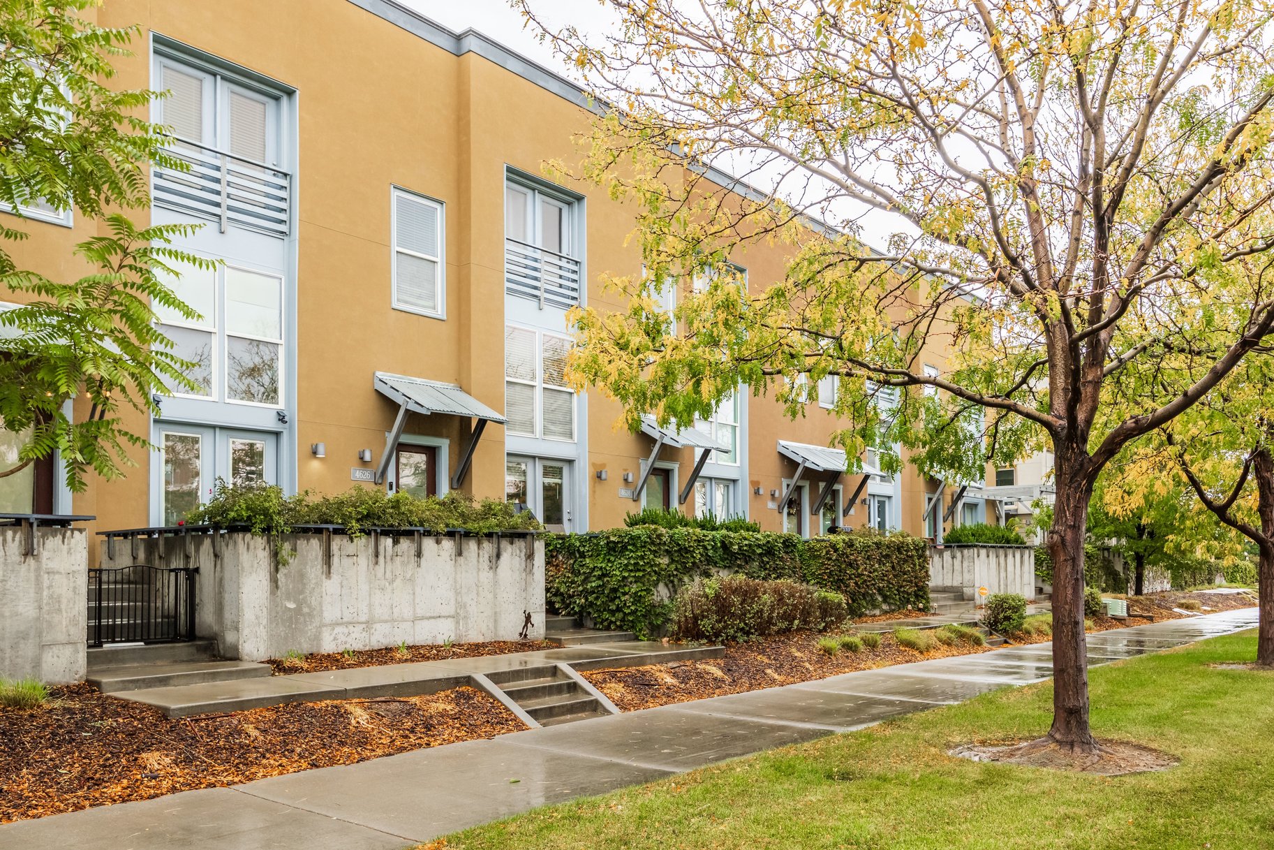 Daybreak Townhome Available - Great Location - 物件實景