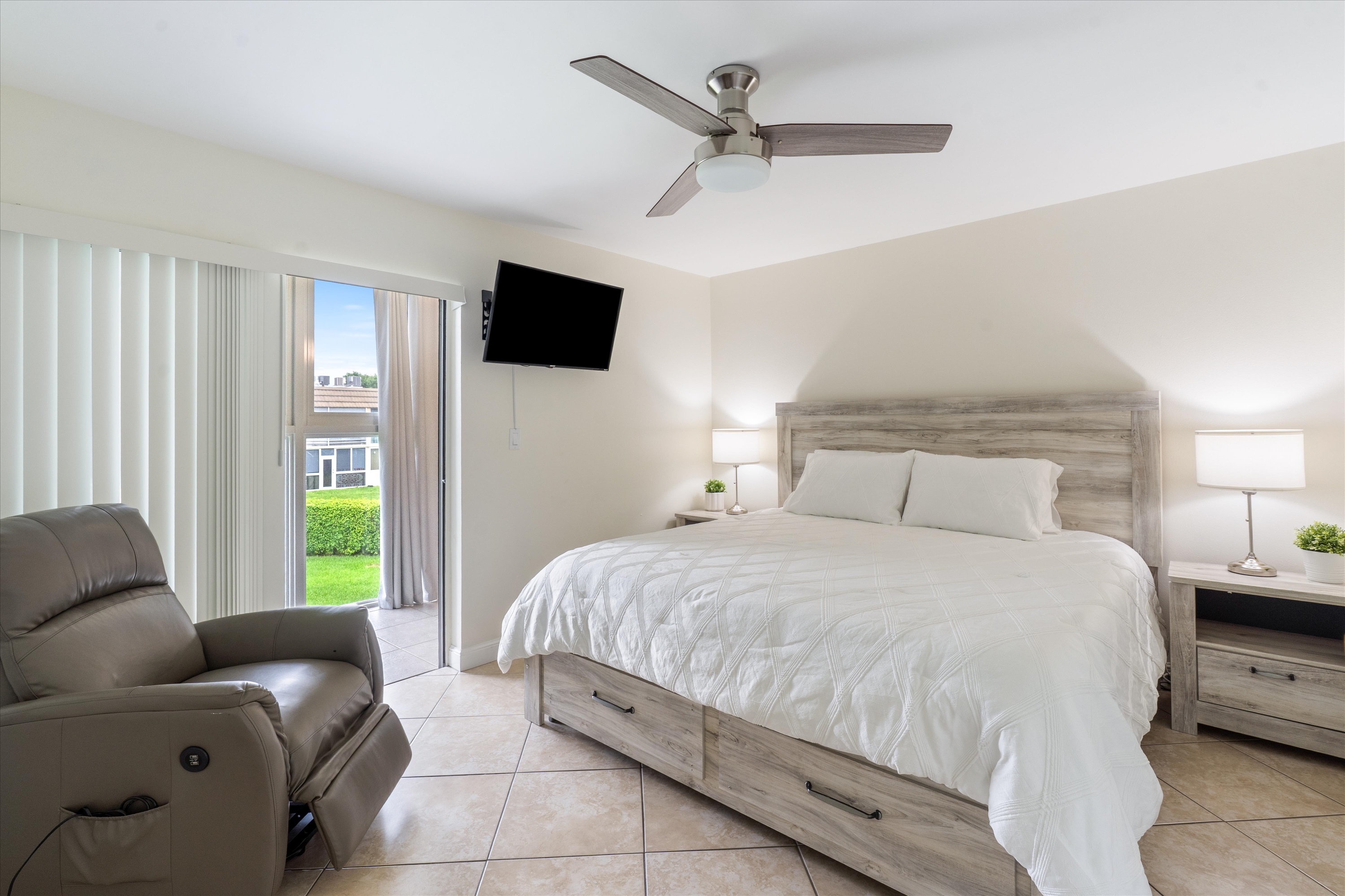  9101 Sunrise Lakes Blvd, Sunrise, FL, 33322 - 物件實景