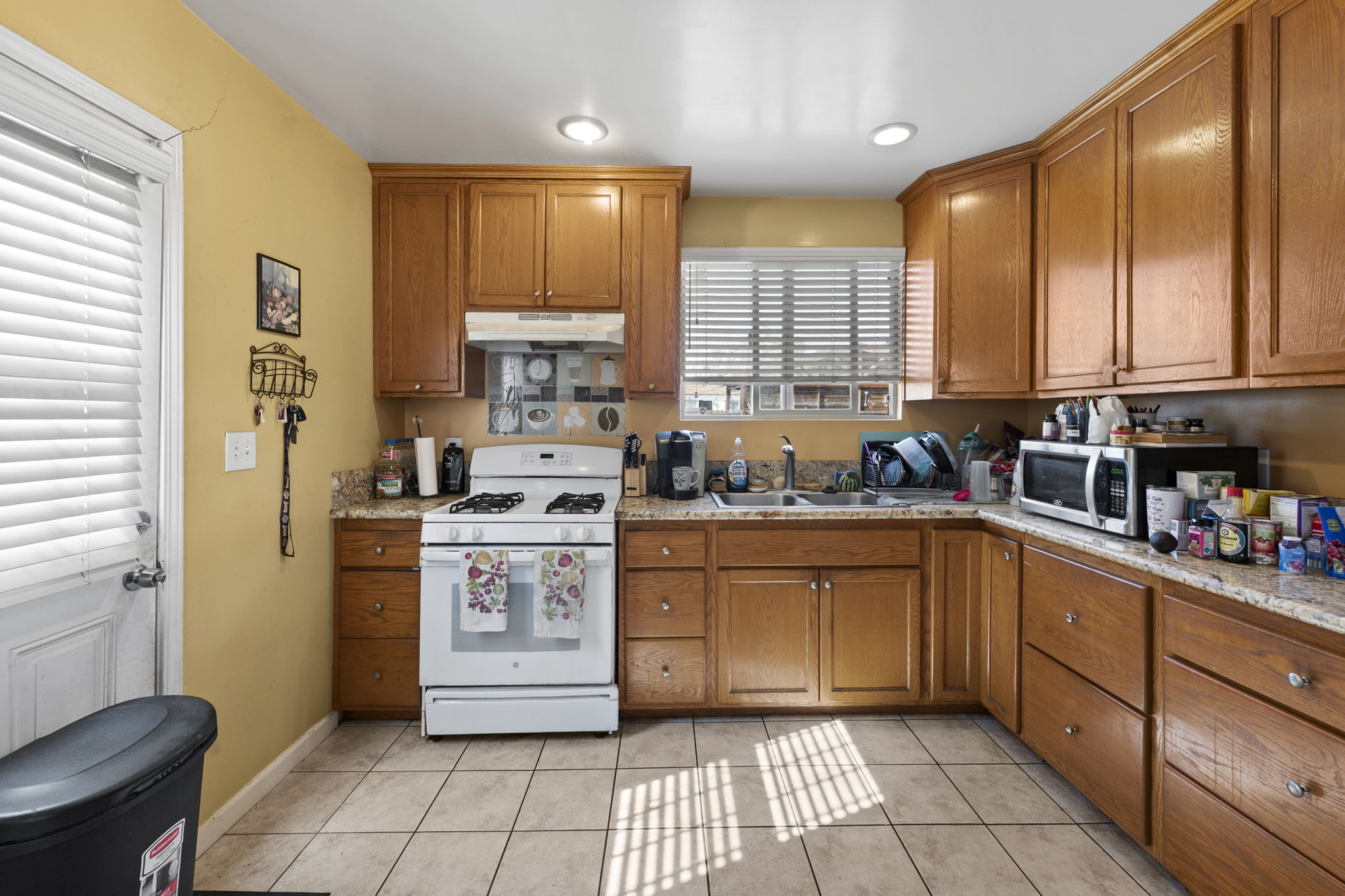 Compton, California, 90220, United States, 3 Bedrooms Bedrooms, ,2 BathroomsBathrooms,Residential,For Sale,1995988