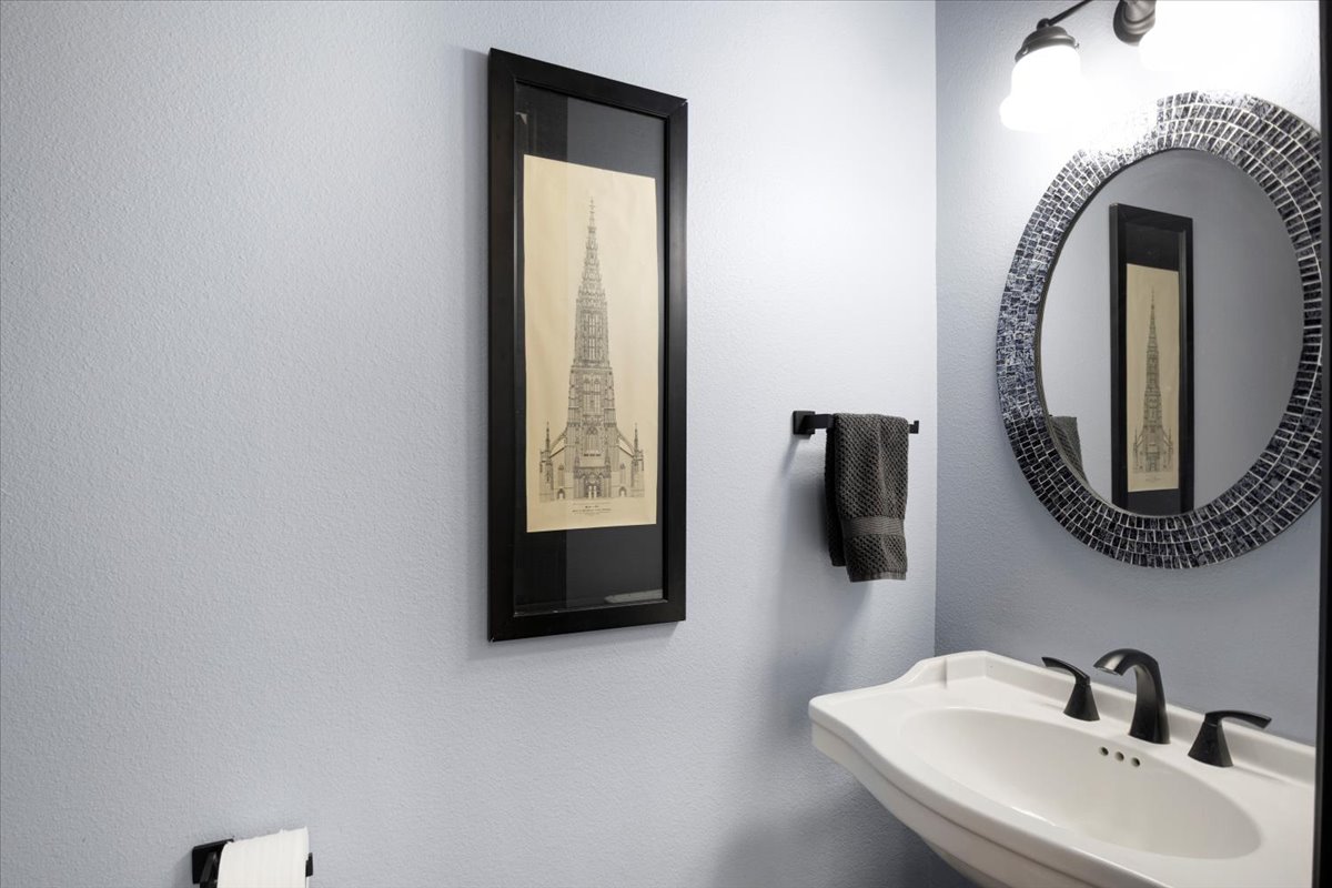 Long Branch, Texas, 75669, United States, 4 Bedrooms Bedrooms, ,4 BathroomsBathrooms,Residential,For Sale,1908688