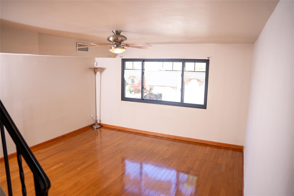 Staten Island, New York, 10303, United States, 3 Bedrooms Bedrooms, ,2 BathroomsBathrooms,Residential,For Sale,1878753