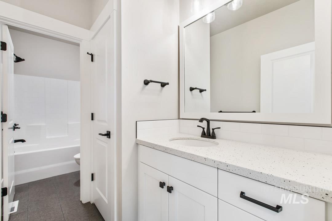 Kuna, Idaho, 83634, United States, 3 Bedrooms Bedrooms, ,2 BathroomsBathrooms,Residential,For Sale,1826459