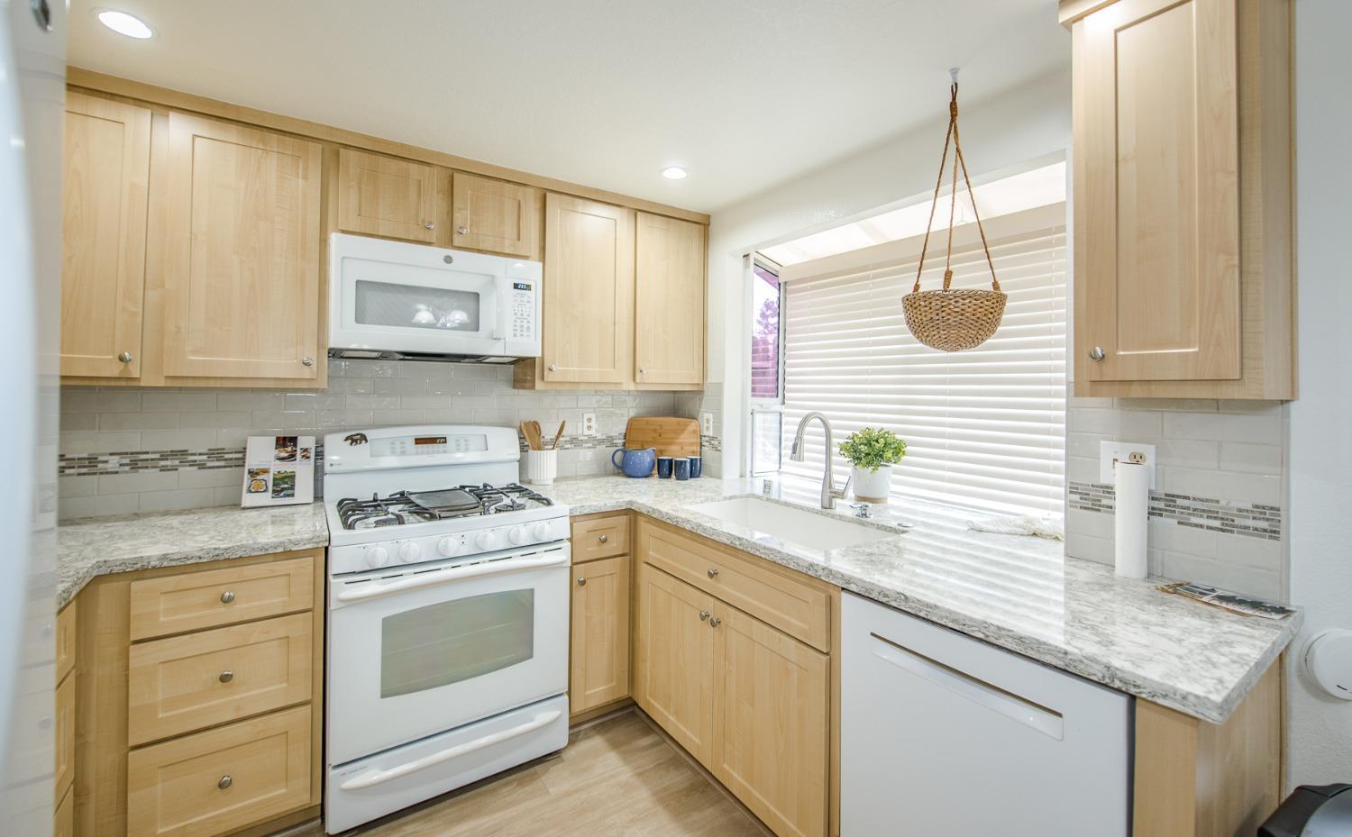 Woodland, California, 95695, United States, 3 Bedrooms Bedrooms, ,2 BathroomsBathrooms,Residential,For Sale,1847457
