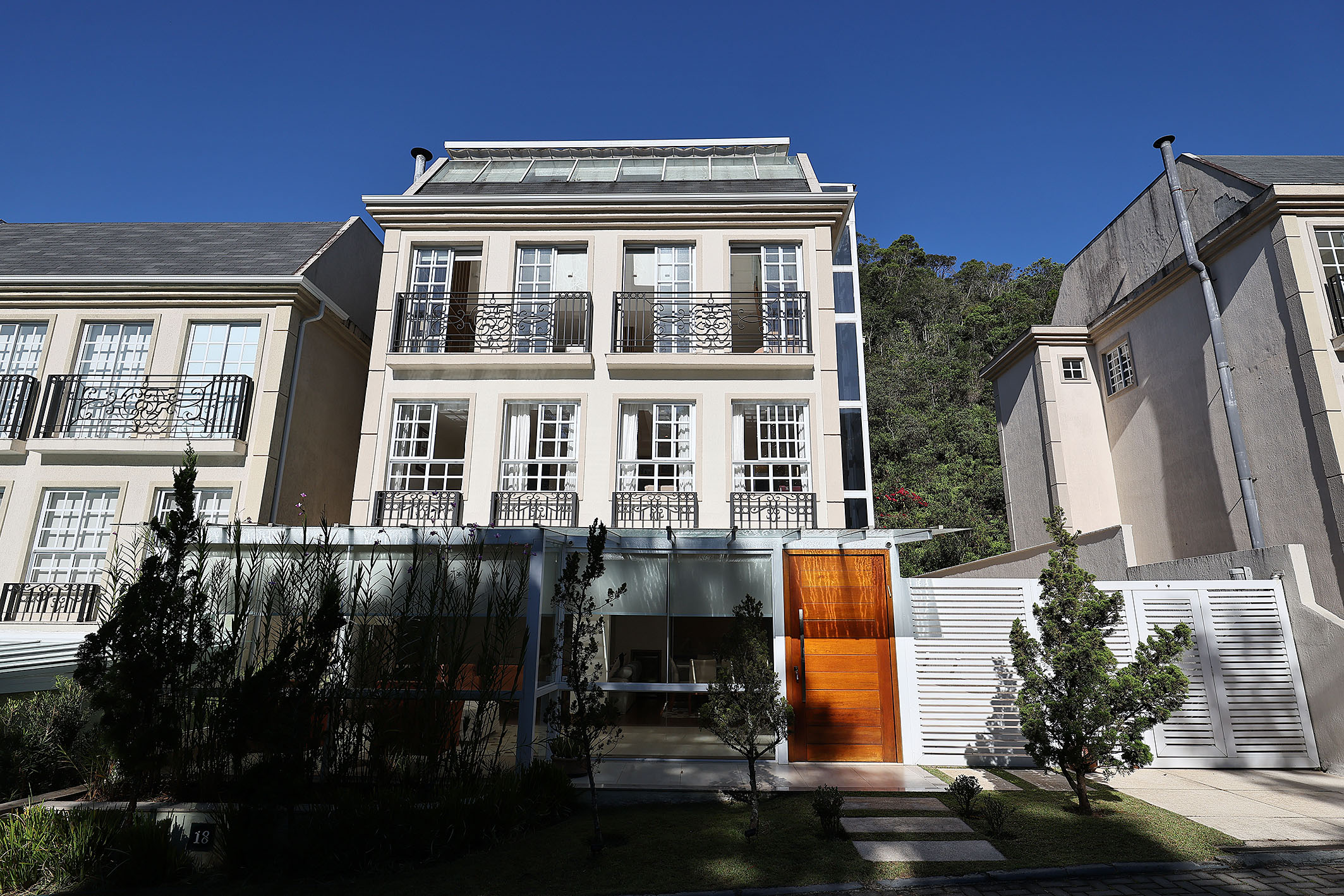 Newly built residence with panoramic elevator in gated condominium in Petrópolis - 物件實景
