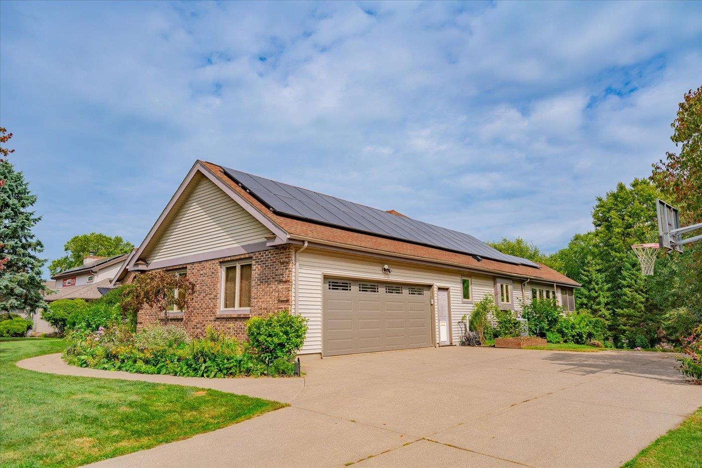 Fitchburg, Wisconsin, 53711, United States, 4 Bedrooms Bedrooms, ,4 BathroomsBathrooms,Residential,For Sale,1977409