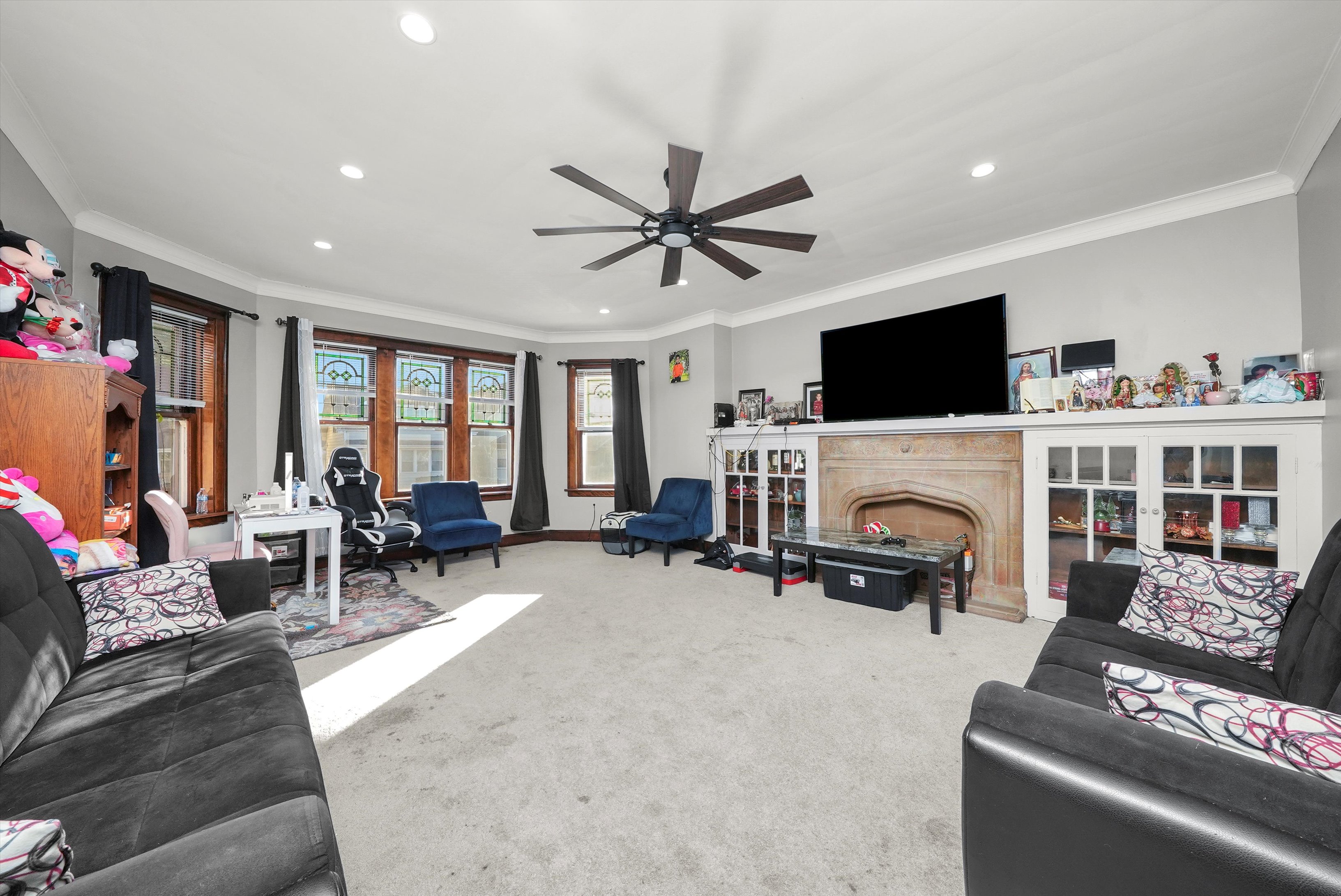 Chicago, Illinois, 60639, United States, 8 Bedrooms Bedrooms, ,3 BathroomsBathrooms,Residential,For Sale,1986101