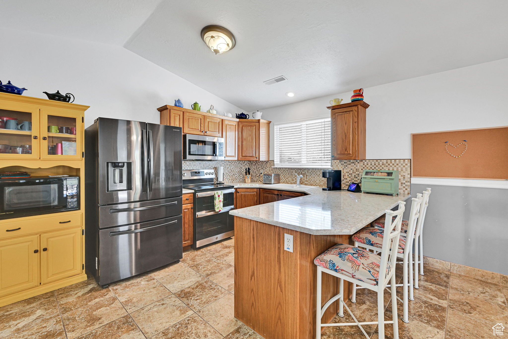 Farr West, Utah, 84404, United States, 4 Bedrooms Bedrooms, ,3 BathroomsBathrooms,Residential,For Sale,1865277