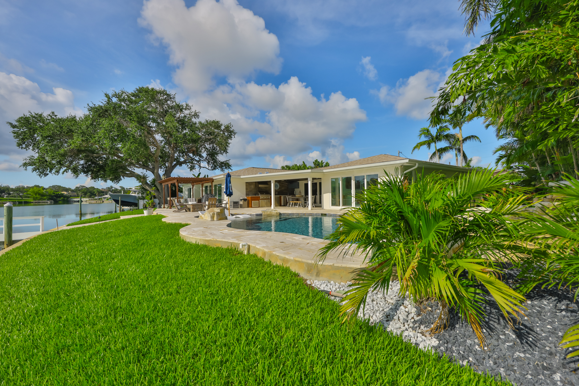 Largo, Florida, 33770, United States, 3 Bedrooms Bedrooms, ,4 BathroomsBathrooms,Residential,For Sale,1982146