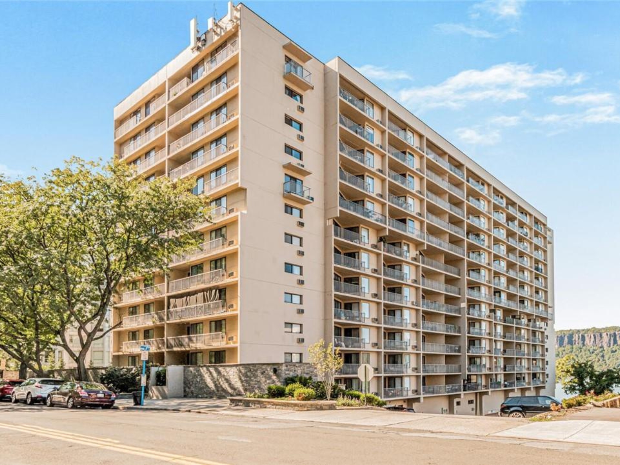  1155 Warburton Avenue - 物件實景