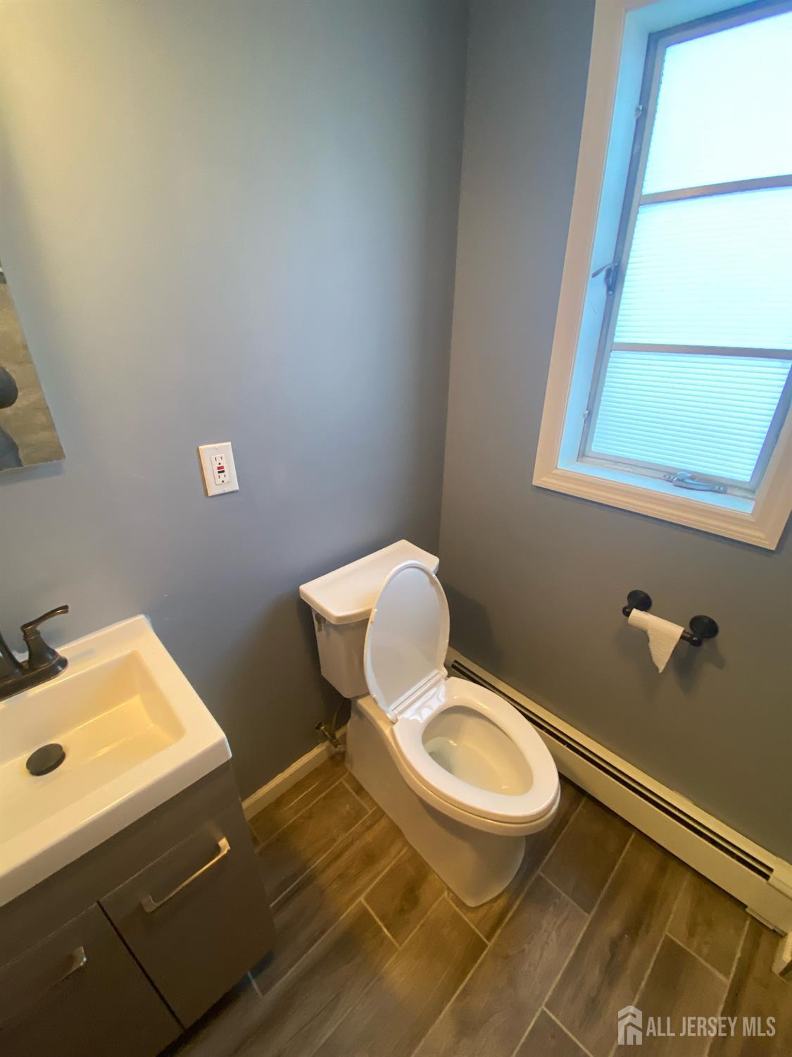 East Brunswick, New Jersey, 08816, United States, 5 Bedrooms Bedrooms, ,2 BathroomsBathrooms,Residential,For Sale,1956516