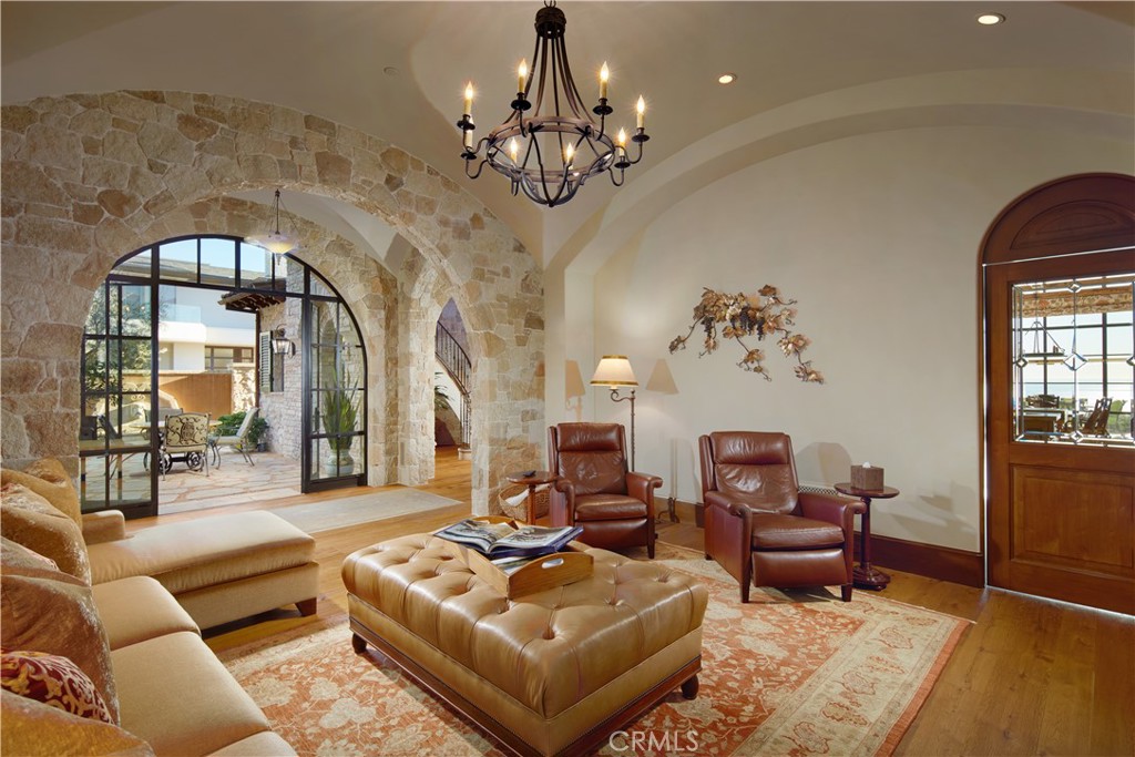 Corona del Mar, California, 92625, United States, 4 Bedrooms Bedrooms, ,3 BathroomsBathrooms,Residential,For Sale,1695491