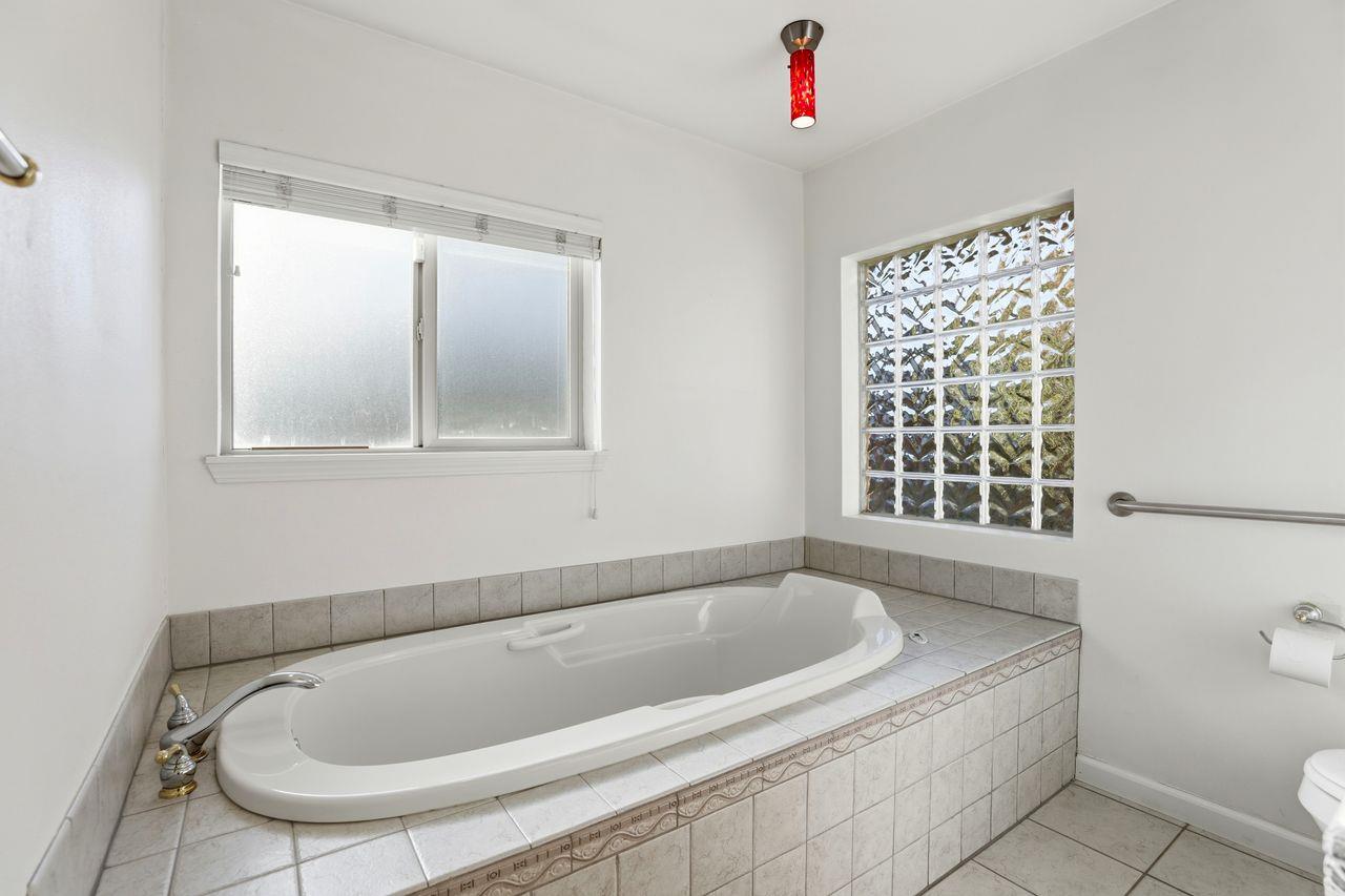 Sacramento, California, 95822, United States, 3 Bedrooms Bedrooms, ,2 BathroomsBathrooms,Residential,For Sale,1989013