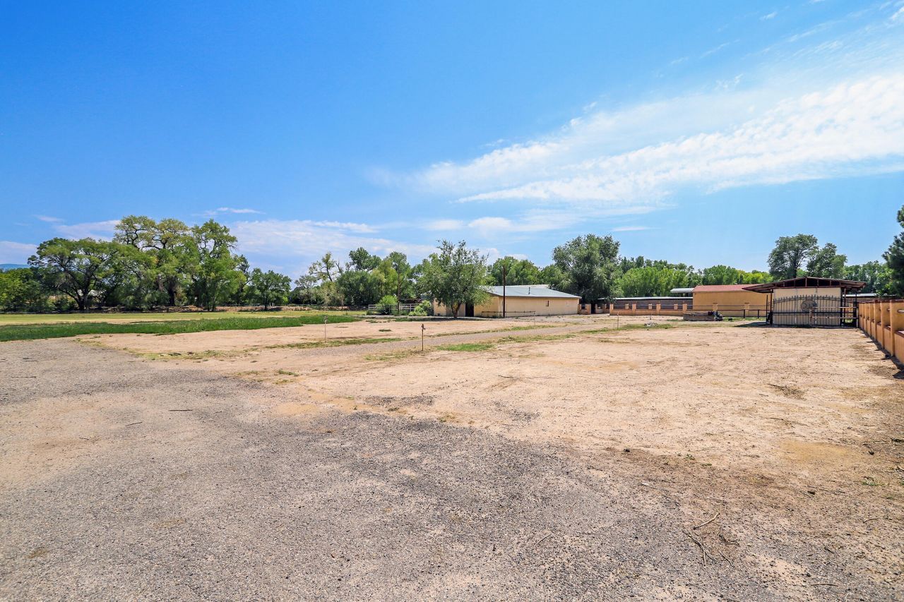 Los Ranchos, New Mexico, 87107, United States, 5 Bedrooms Bedrooms, ,5 BathroomsBathrooms,Residential,For Sale,1900994