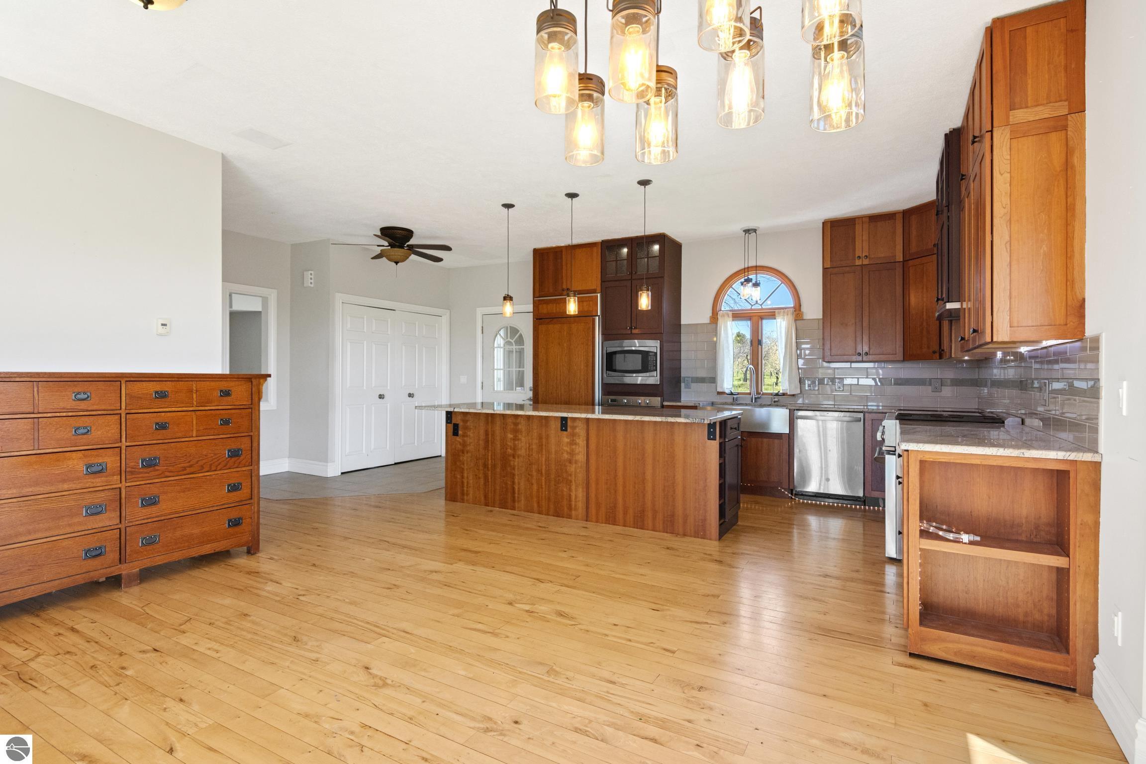 Traverse City, Michigan, 49686, United States, 4 Bedrooms Bedrooms, ,2 BathroomsBathrooms,Residential,For Sale,1914365