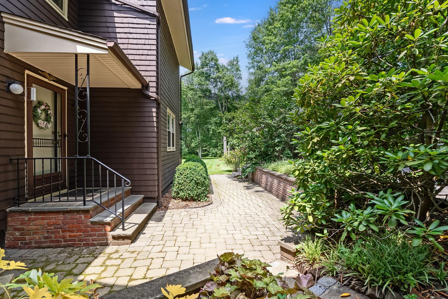  Authentic Craftsman-Style Property Offers Timeless Character - 物件實景