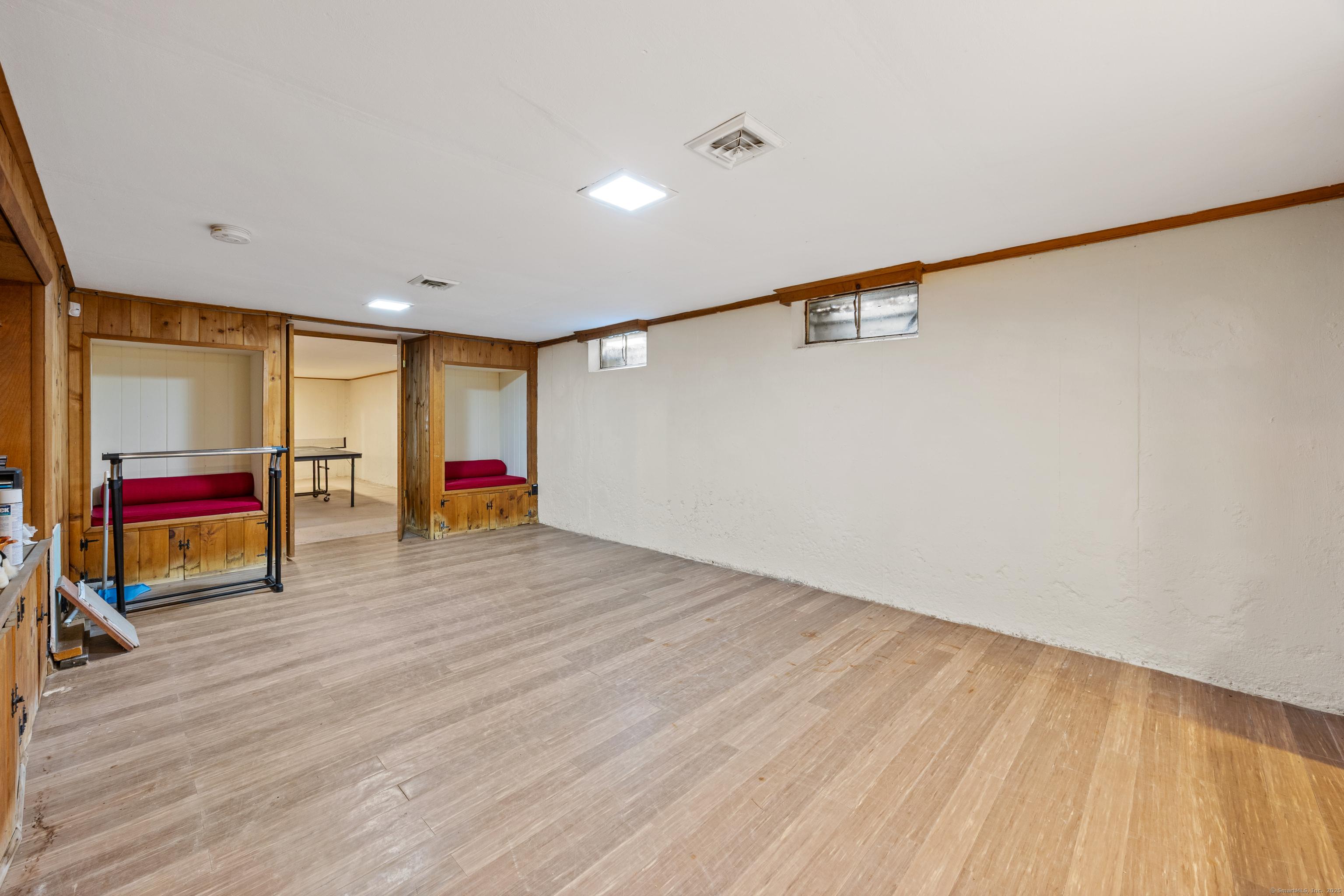 Avon, Connecticut, 06001, United States, 5 Bedrooms Bedrooms, ,3 BathroomsBathrooms,Residential,For Sale,1920498