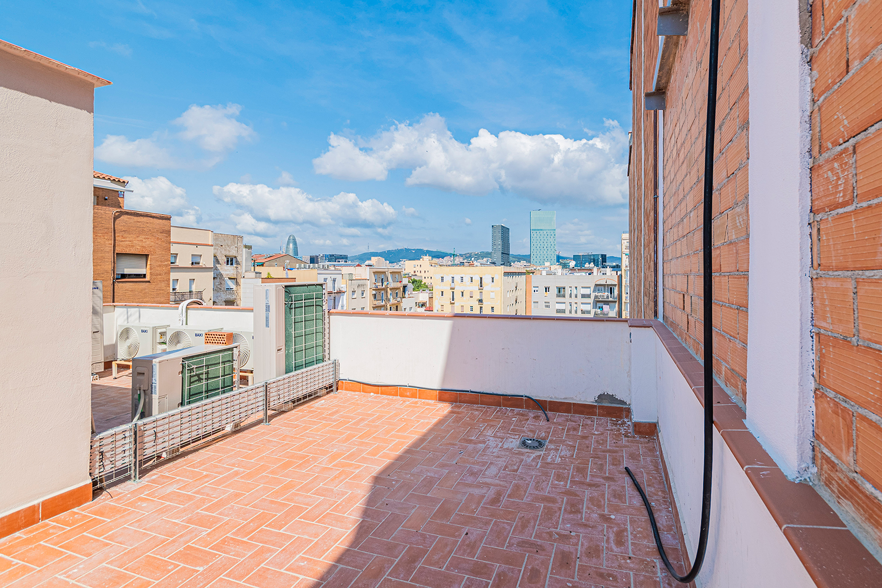  Newly constructed duplex penthouse near the beach - 物件實景
