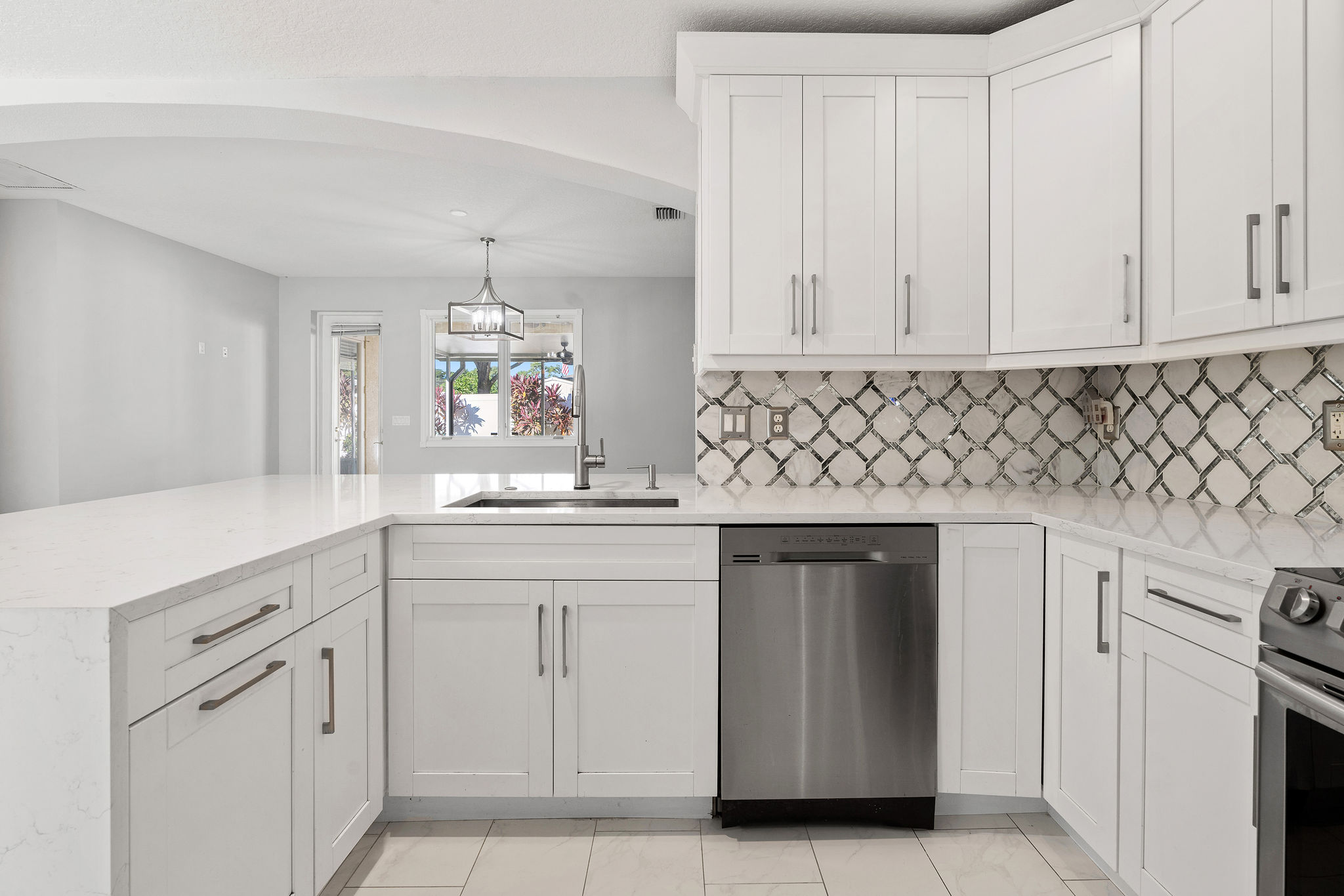 Largo, Florida, 33771, United States, 5 Bedrooms Bedrooms, ,3 BathroomsBathrooms,Residential,For Sale,1980944