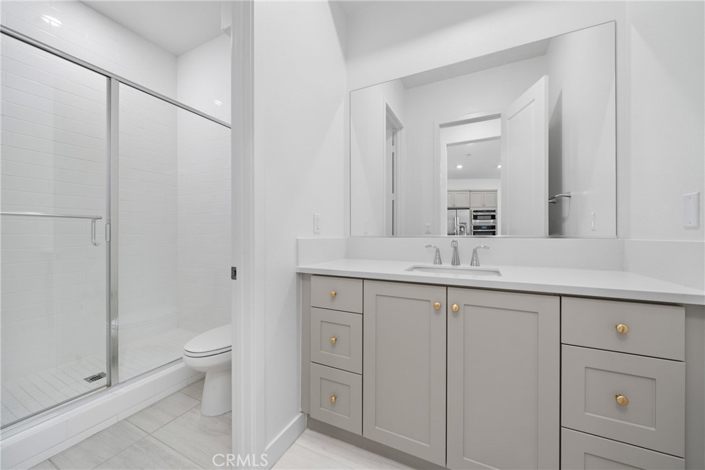 Irvine, California, 92618, United States, 1 Bedroom Bedrooms, ,1 BathroomBathrooms,Residential,For Sale,1707391