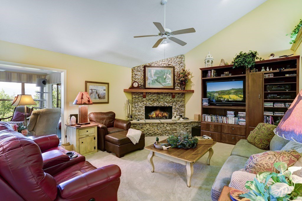 Young Harris, Georgia, 30582, United States, 3 Bedrooms Bedrooms, ,3 BathroomsBathrooms,Residential,For Sale,1979035