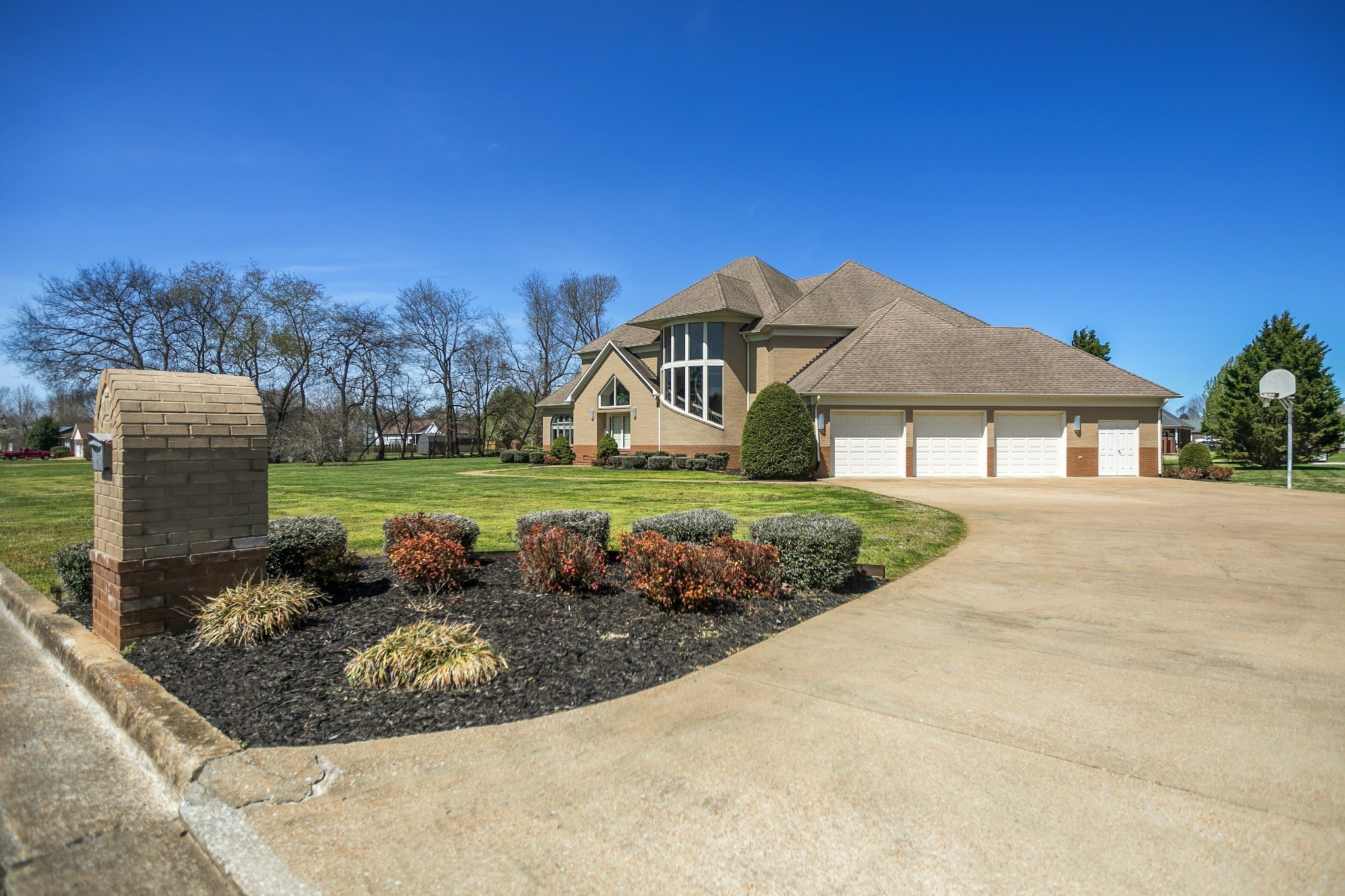 Lawrenceburg, Tennessee, 38464, United States, 4 Bedrooms Bedrooms, ,5 BathroomsBathrooms,Residential,For Sale,1925440